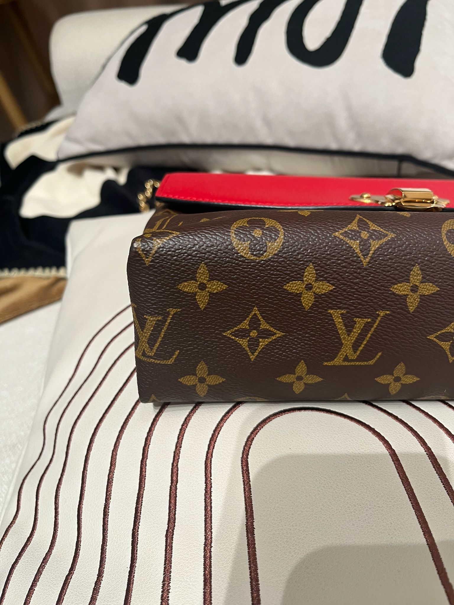 Lv Saint Placide Monogram Chain SHOULDER BAG M43713 100%Authentic ,98%new✅dust bag  