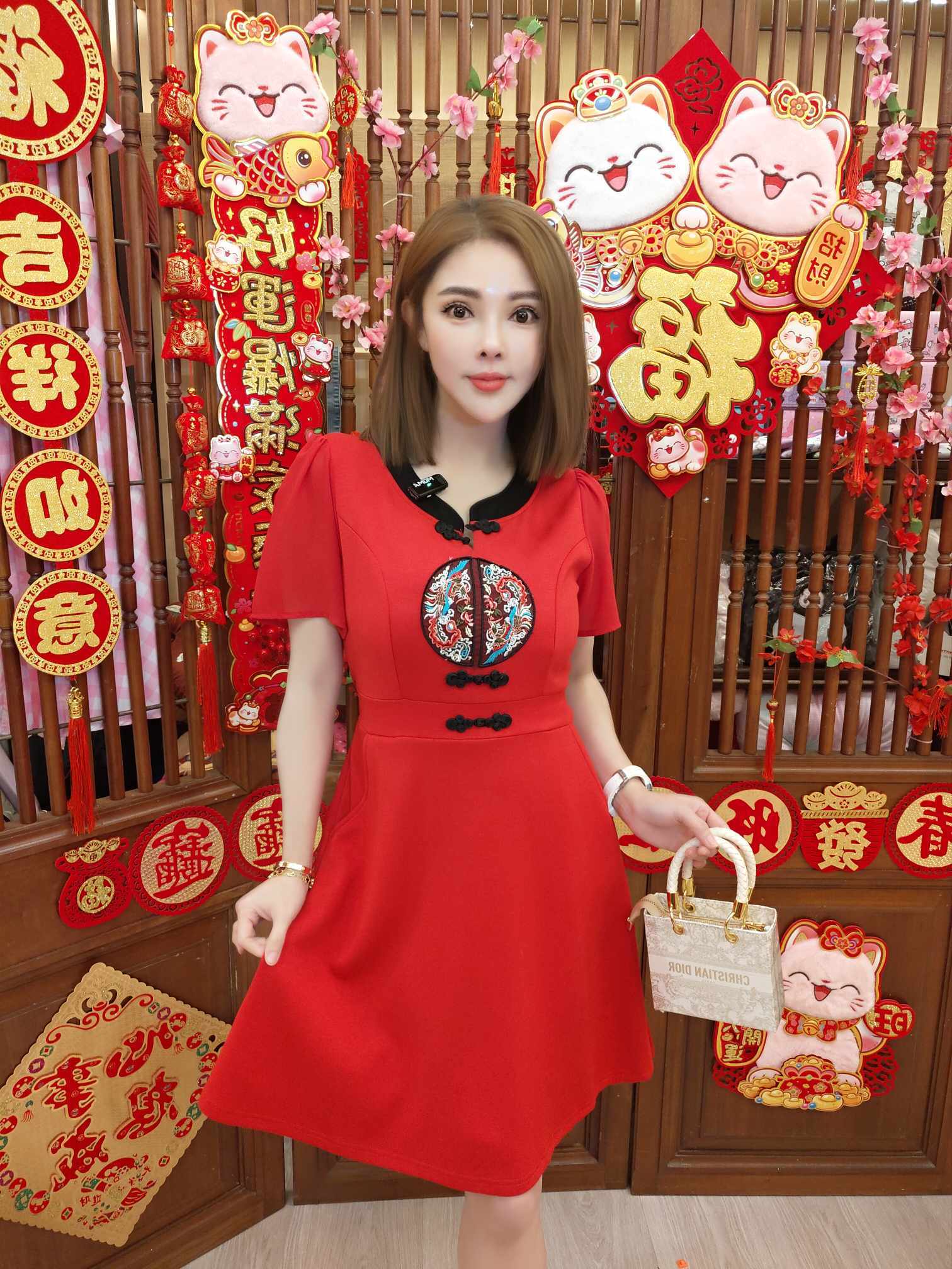 TW#5816 刺绣大图腾盘扣设计A字裙