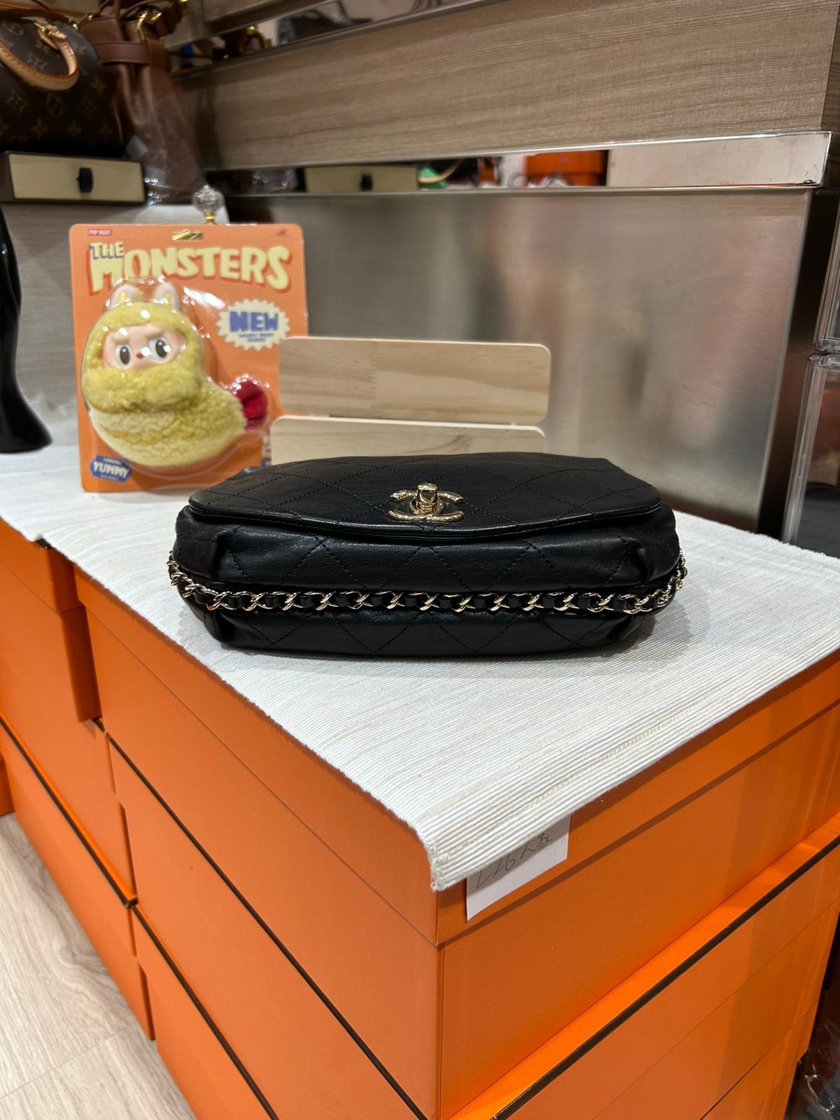 Chanel Chain Around Crossbody Bag 100%Authentic, 95%New ✅收據✅Card✅Dust bag ✅Box