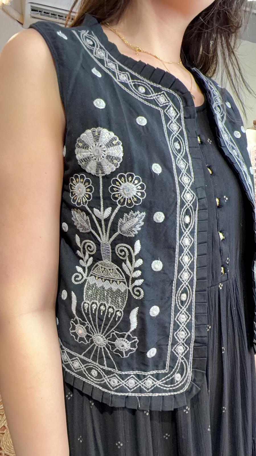 3586 Black Emb. Vest