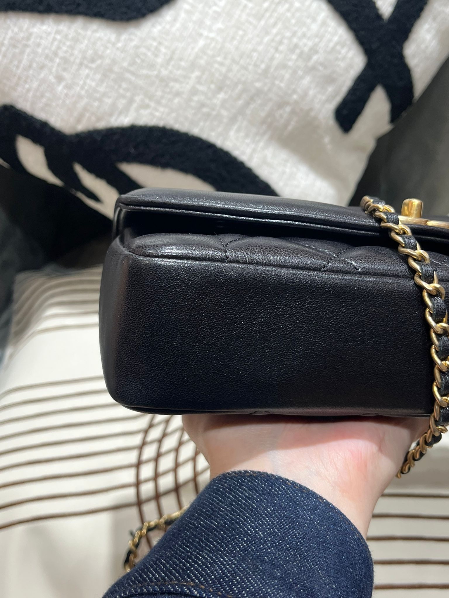 Chanel Diana flap bag 黑金扣 100%Authentic, 98%New  ✅20card✅Dust bag✅box