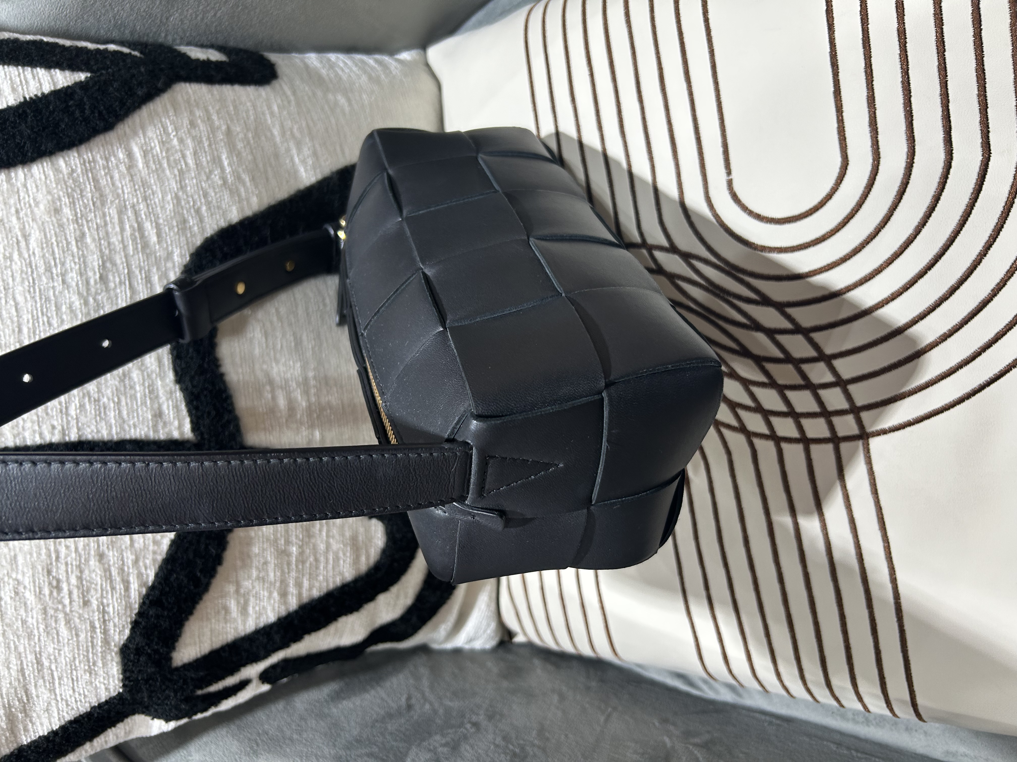 Bottega Veneta BV Hobo Bag Black 100%Authentic, 98%New ✅Dust bag
