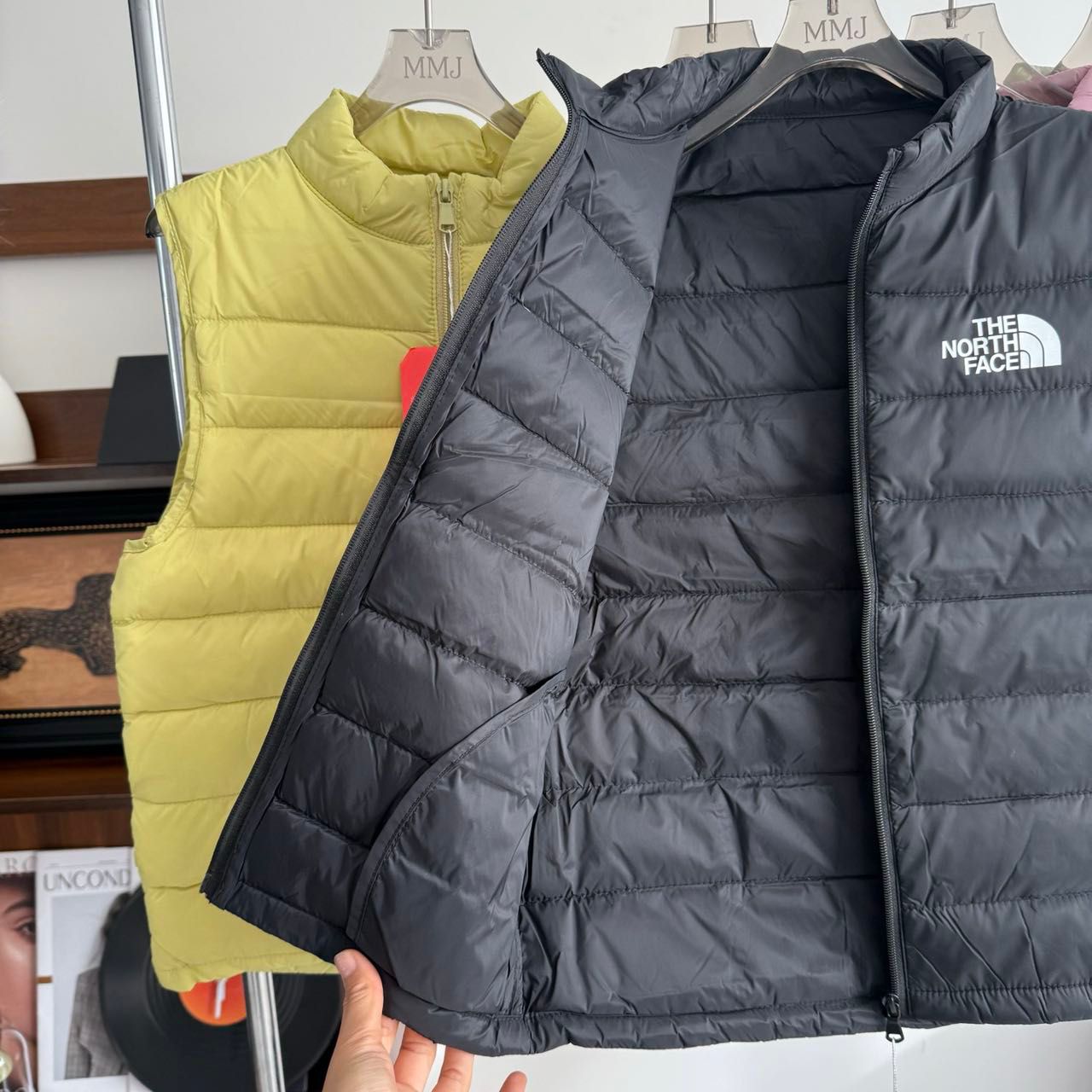 廠單tnf中大童六色90羽絨馬甲 $85件。2件起$75件