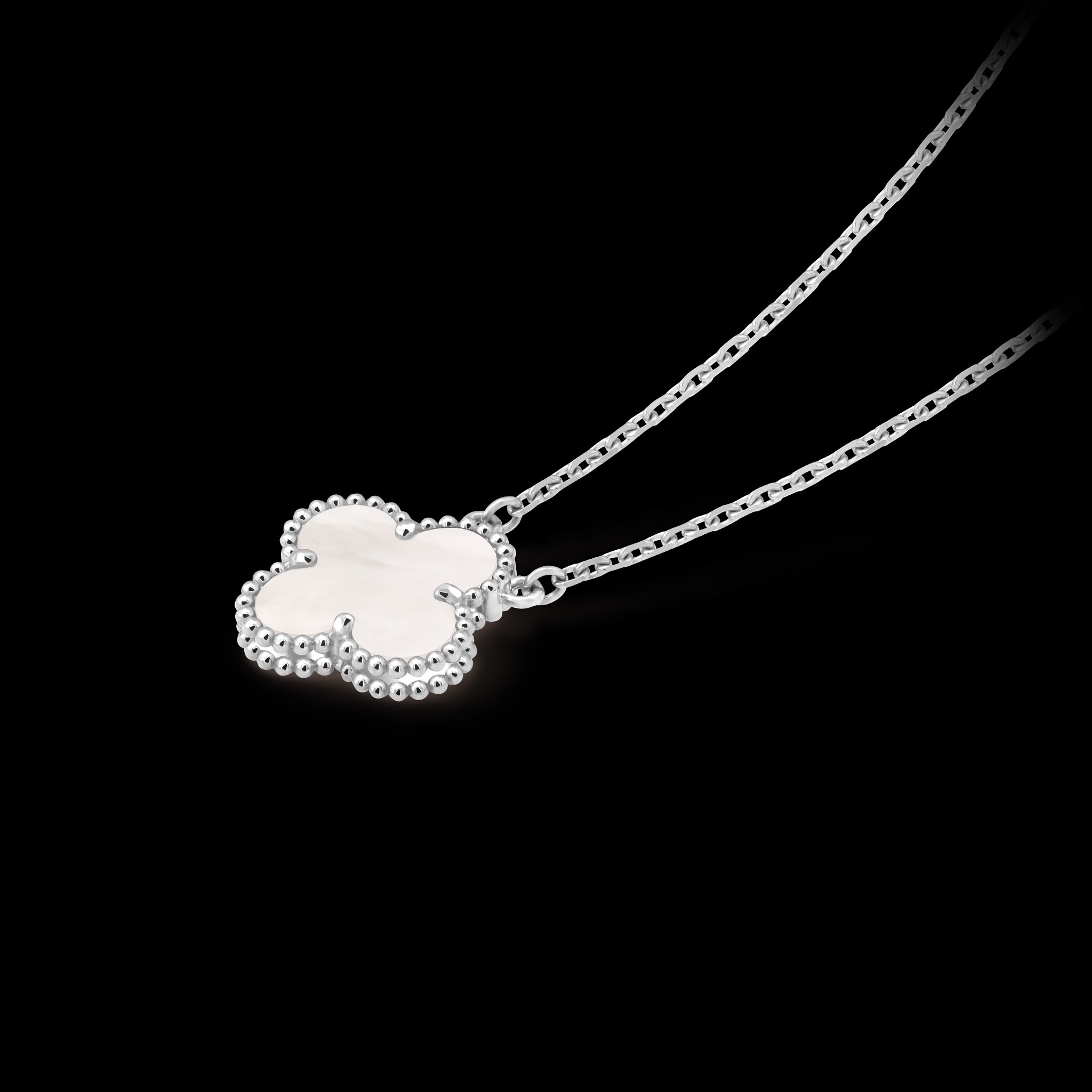 VAN CLEEF & ARPELS White Gold 18K Mother Of Pearl Vintage Alhambra Fine Necklace Vintage Alhambra吊墜 珍珠母貝白金18K頸鏈 100%Authentic, 99%New ✅證書✅Box