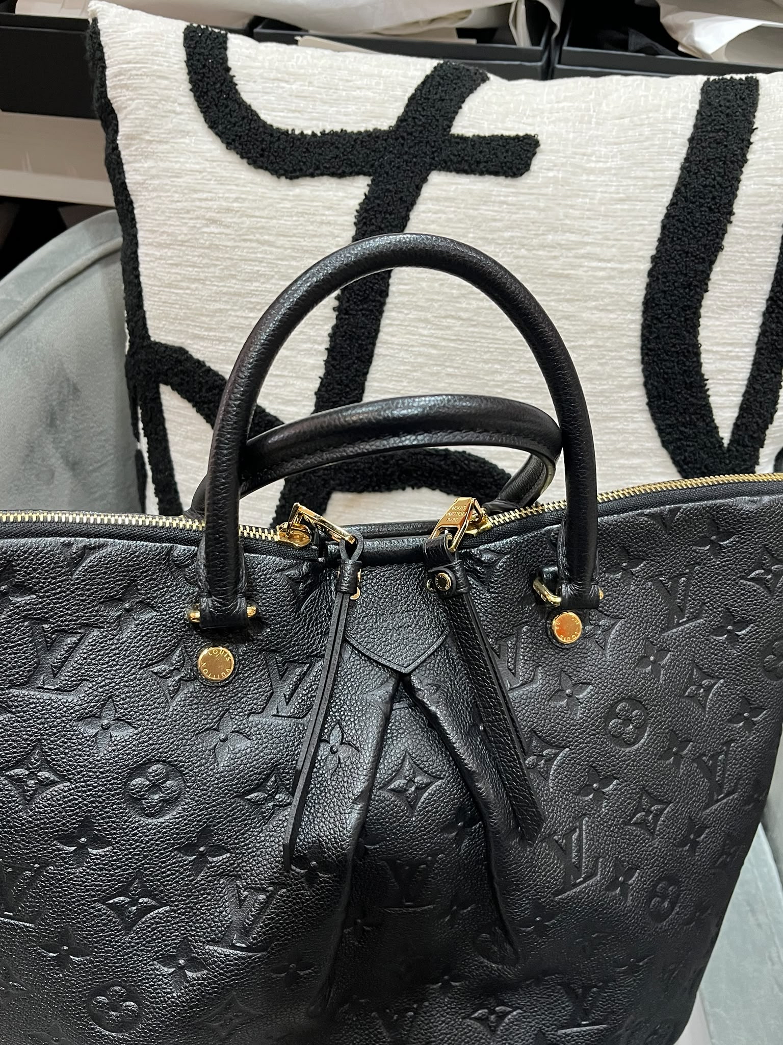 Lv Mazarine MM Black 黑色壓紋牛皮Monogram Empreinte  Bag,100%Authentic,98%new✅strap ✅dust bag 