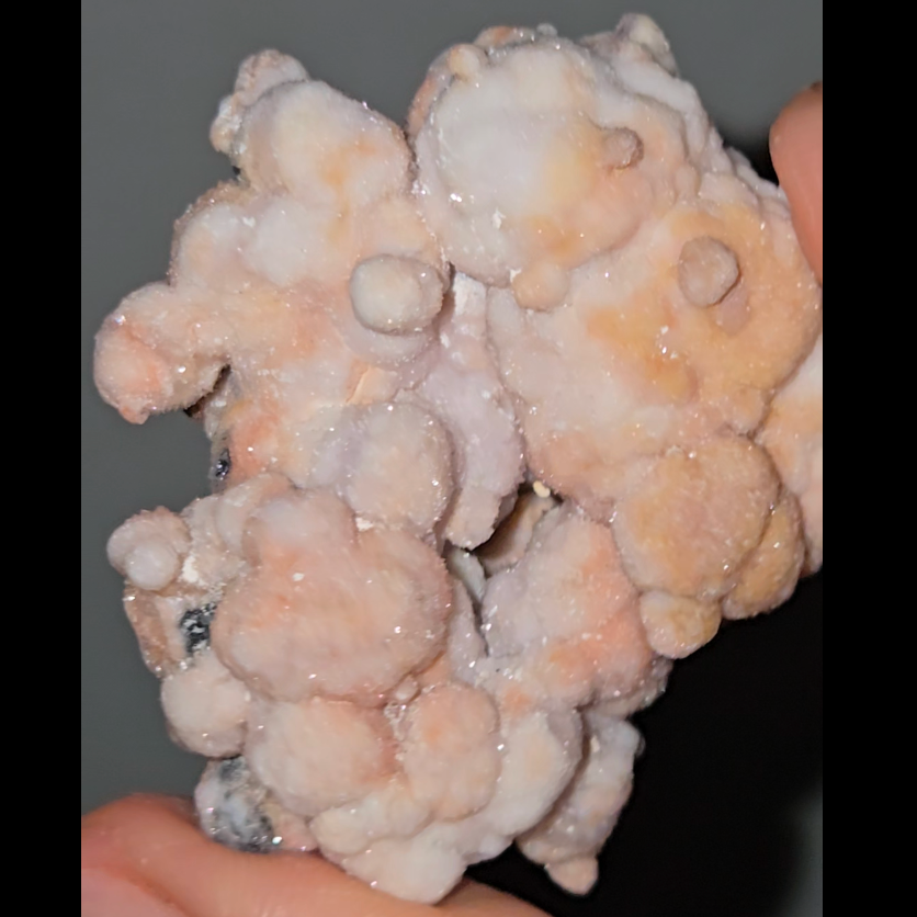 Pink popcorn selenite with intense sparkles - SEL36