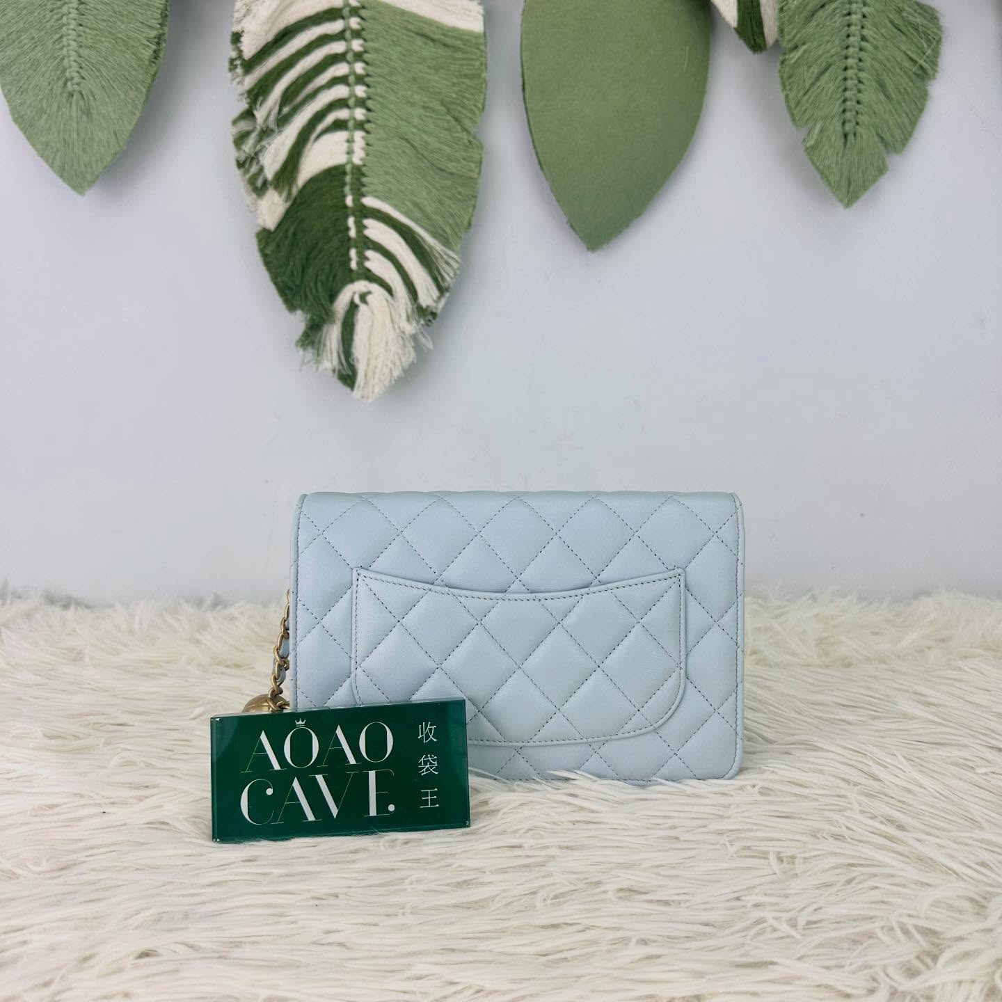 CHANEL 🤍PRE OWNED 淺藍色金球羊皮WOC鏈條包 晶片款 2024年🩵