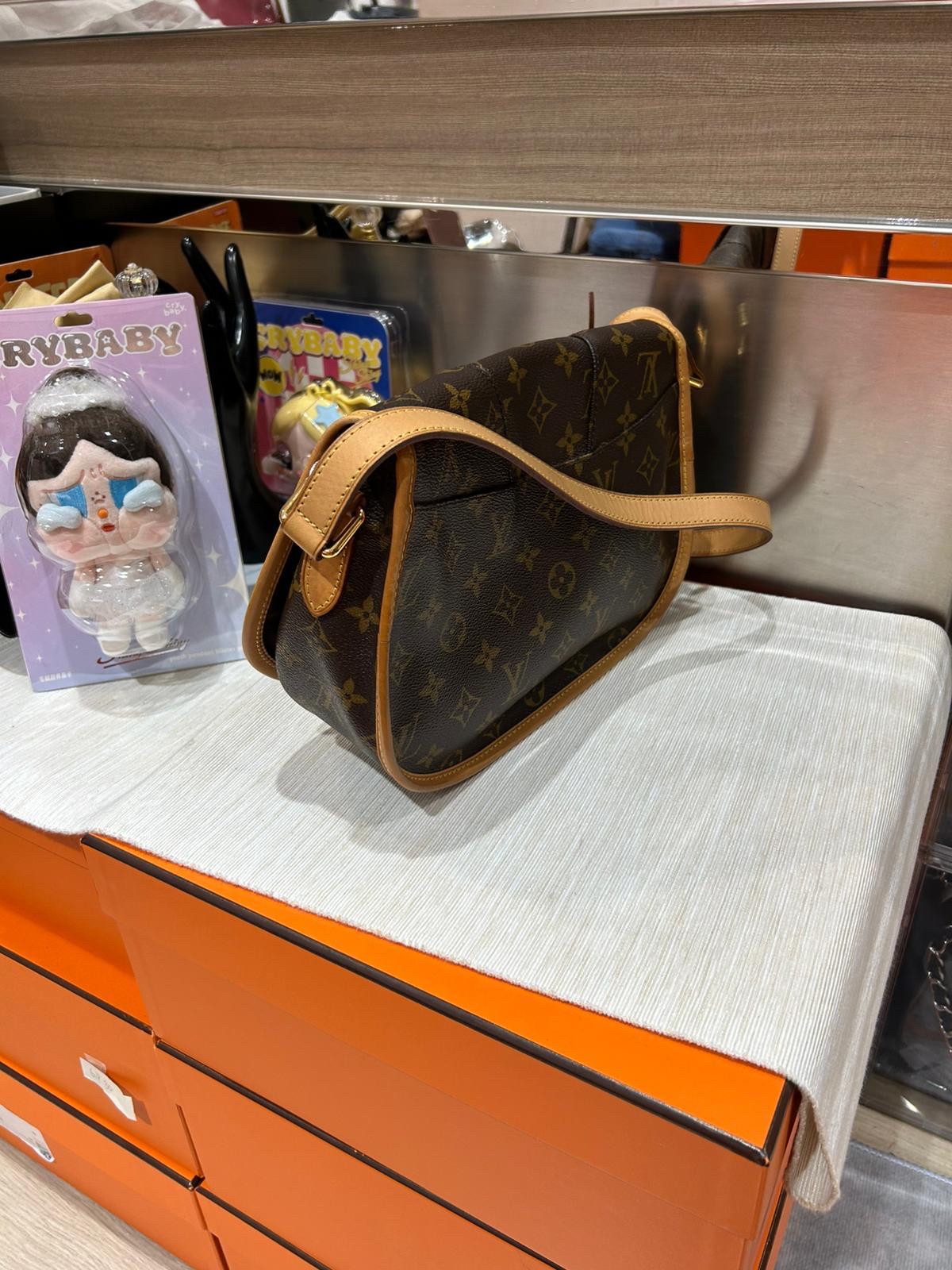  Lv Menilmontant PM monogram 100%Authentic ,95%new ✅dust bag  