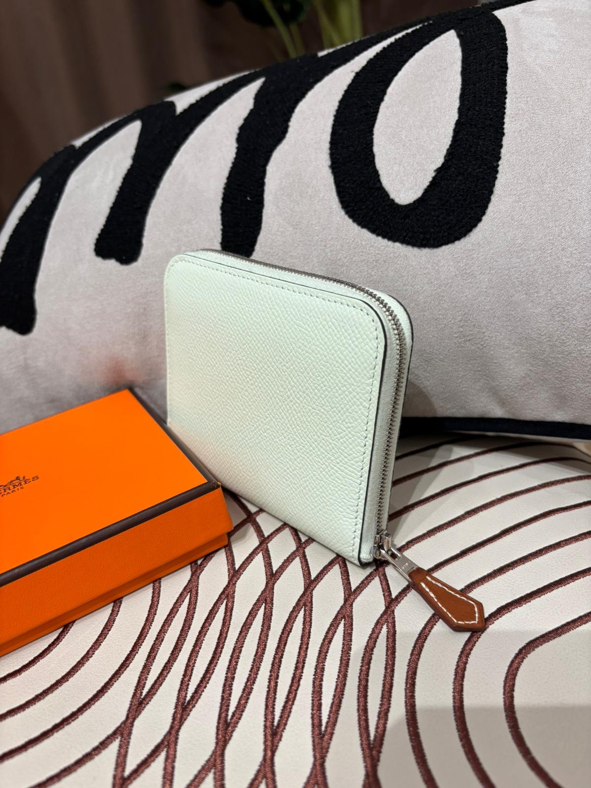 Hermes Silk in compact STAMP U 氣泡綠色 100%Authentic, 98%new ✅box 