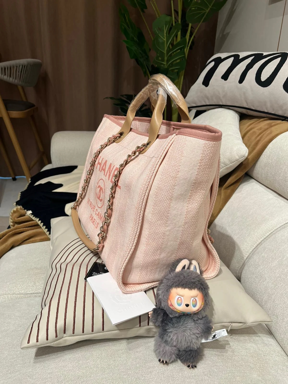 Chanel deauville tote bag with handle 100%Authentic,98%new ✅專門店收據✅29 card✅dust bag