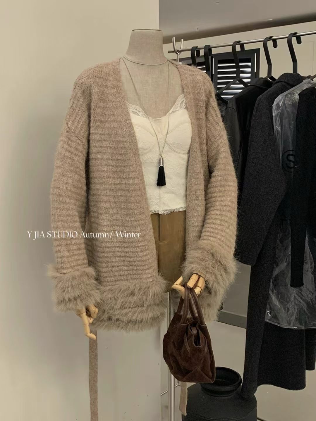 4433 名媛风羊毛绒毛衣外套