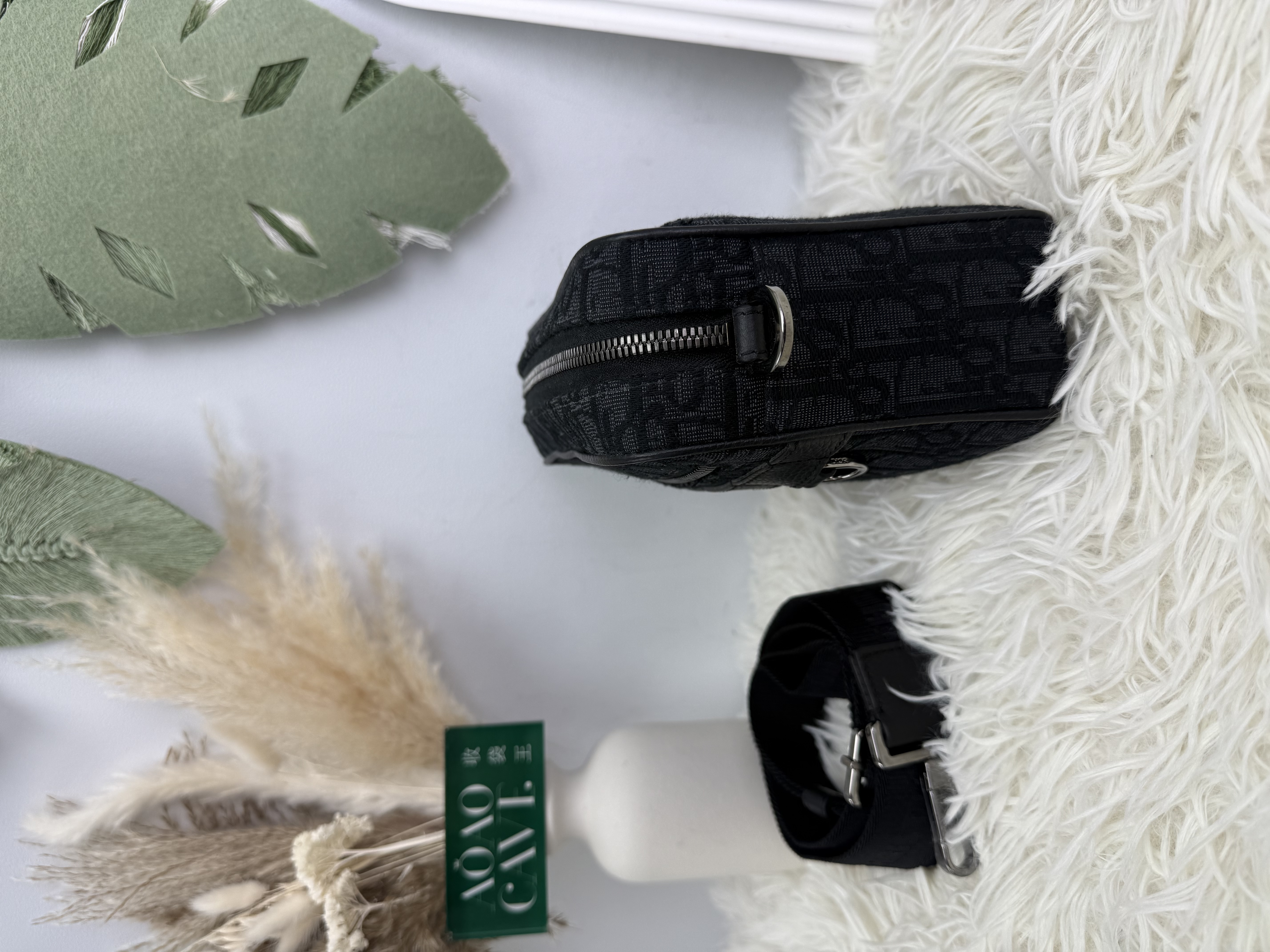 Dior 🖤黑色 粒面牛皮革 刺繡老花滿印相機包  2025專門店單 全套 👜