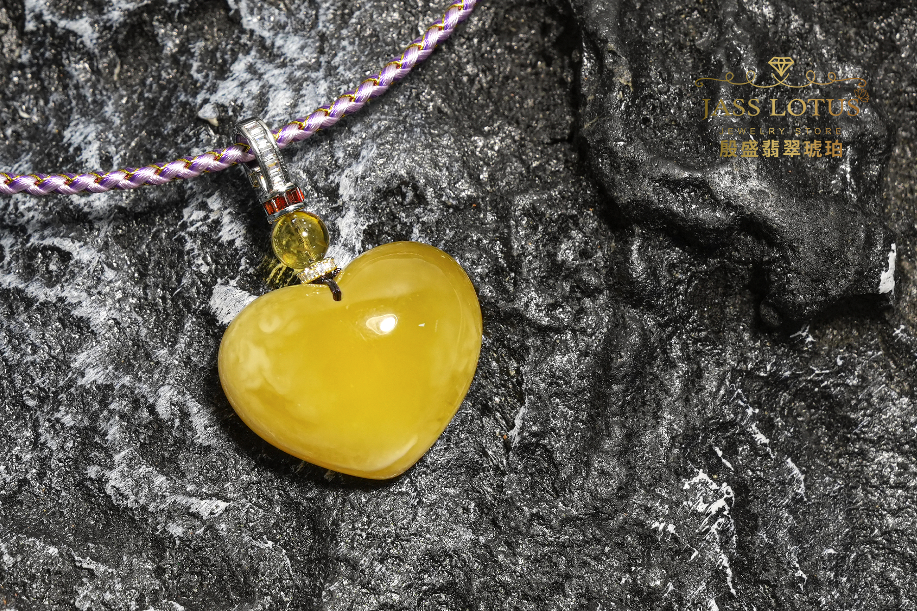 俄羅斯天然蜜蠟金絞蜜心形吊墜