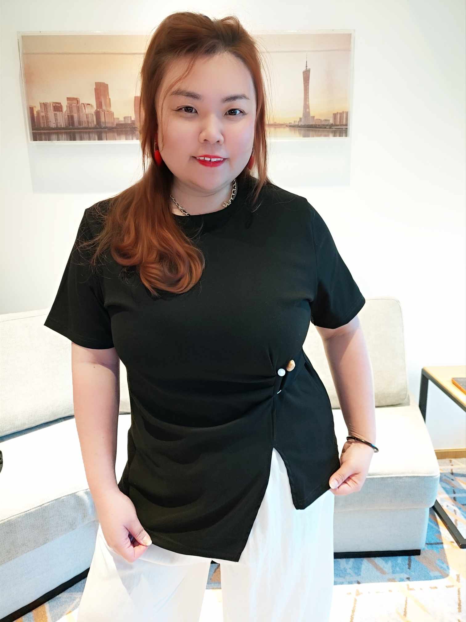 YCF10 9971 皱褶不规则开叉上衣