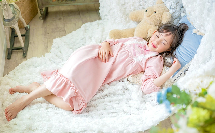 【⭐訂購⭐】 🇯🇵日本直送 🌀優雅少女 長袖蕾絲花邊 交叉緞帶 睡裙［3款選］🌀[ELCA-0133][260403]