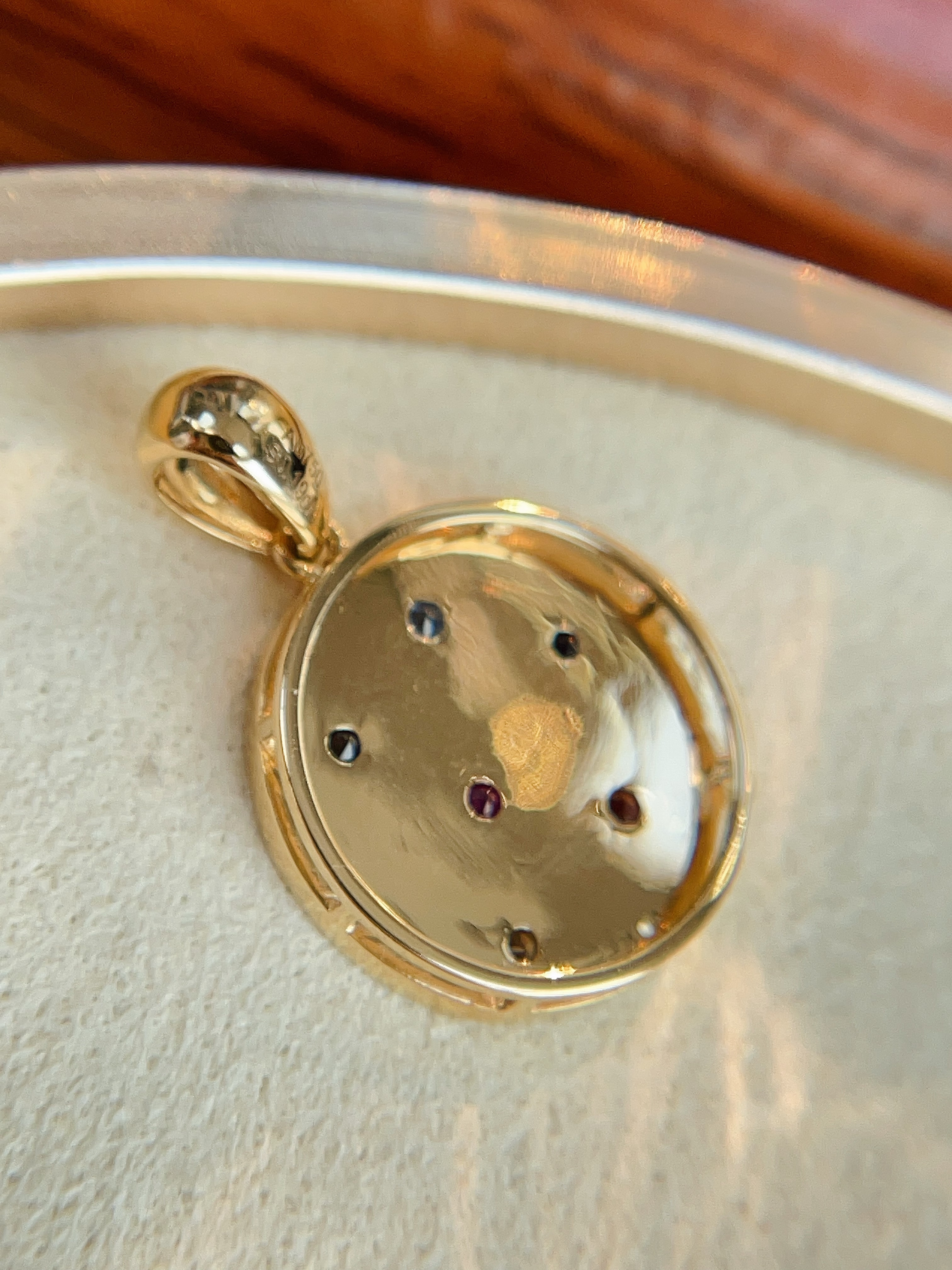 Ocean Wave Multi-Sapphire Gold Disc Pendant N031270