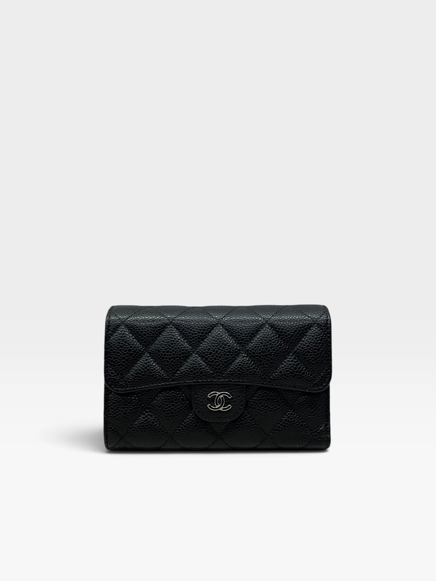 Pre-Owned CHANEL Flap Wallet / Product Code: 091012