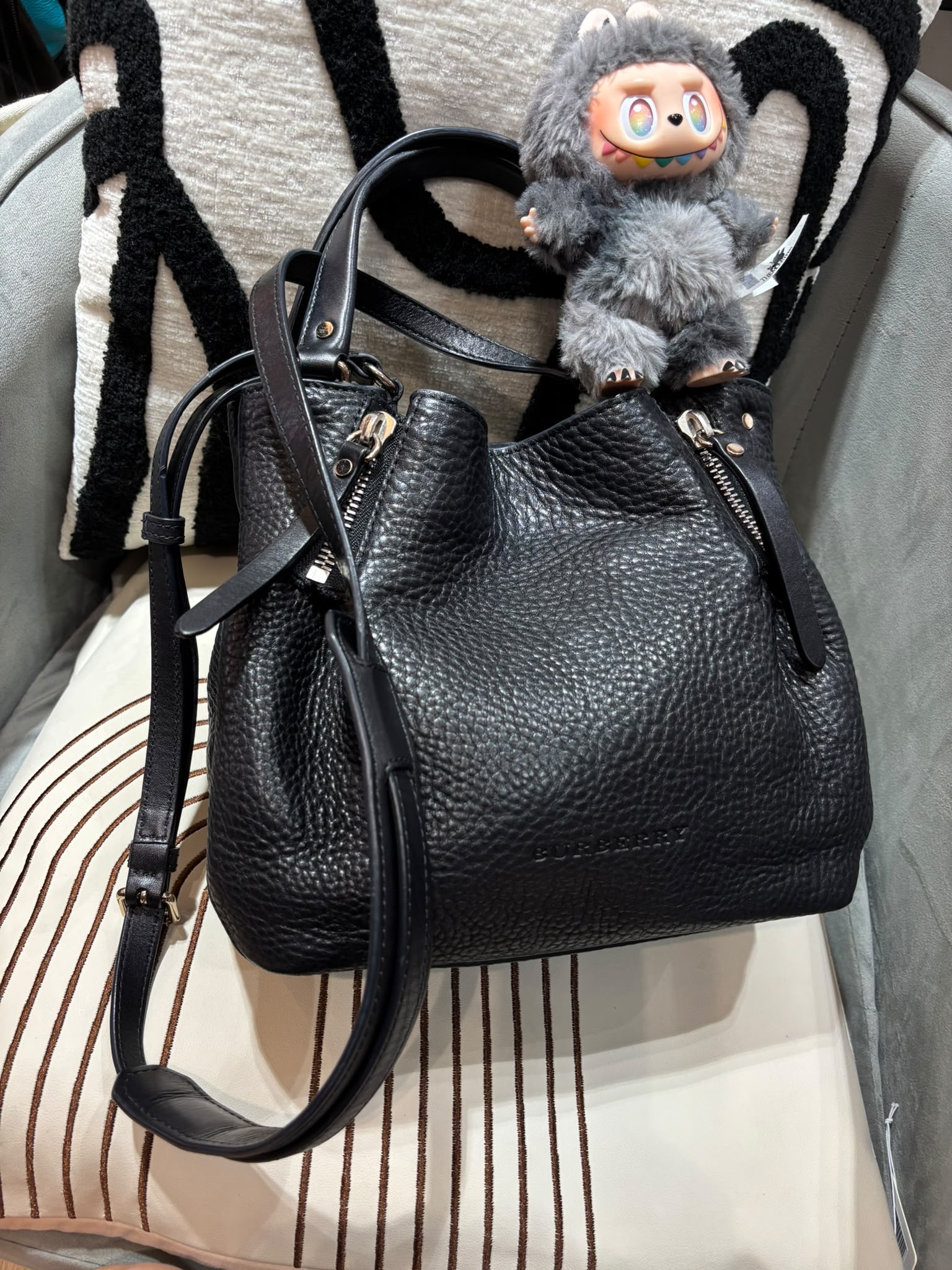 Burberry 2Way Bucket Bag calfskin 黑色牛皮斜孭袋水桶袋 100%Authentic, 98%new 