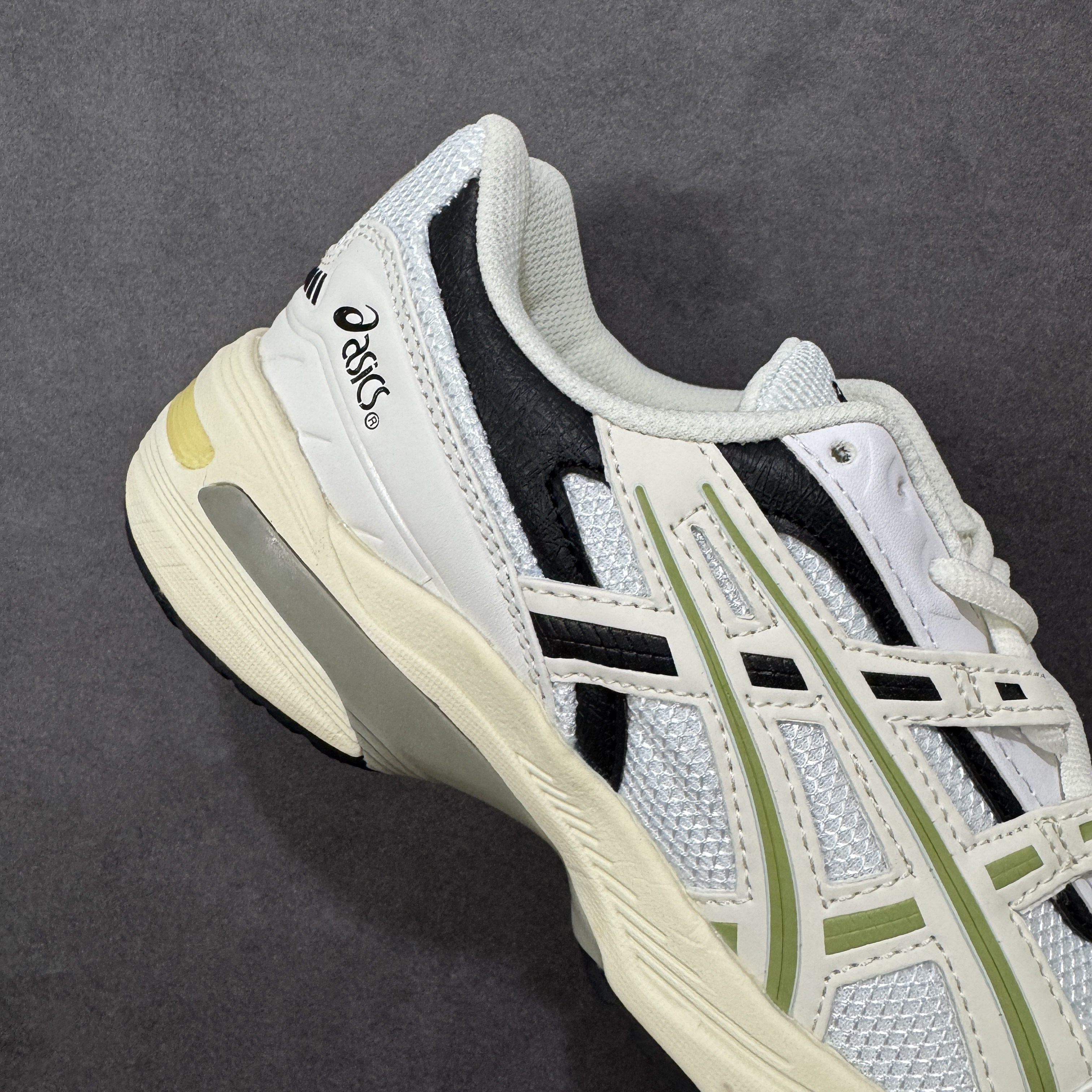 Asics GEL-1090 1203A243-028