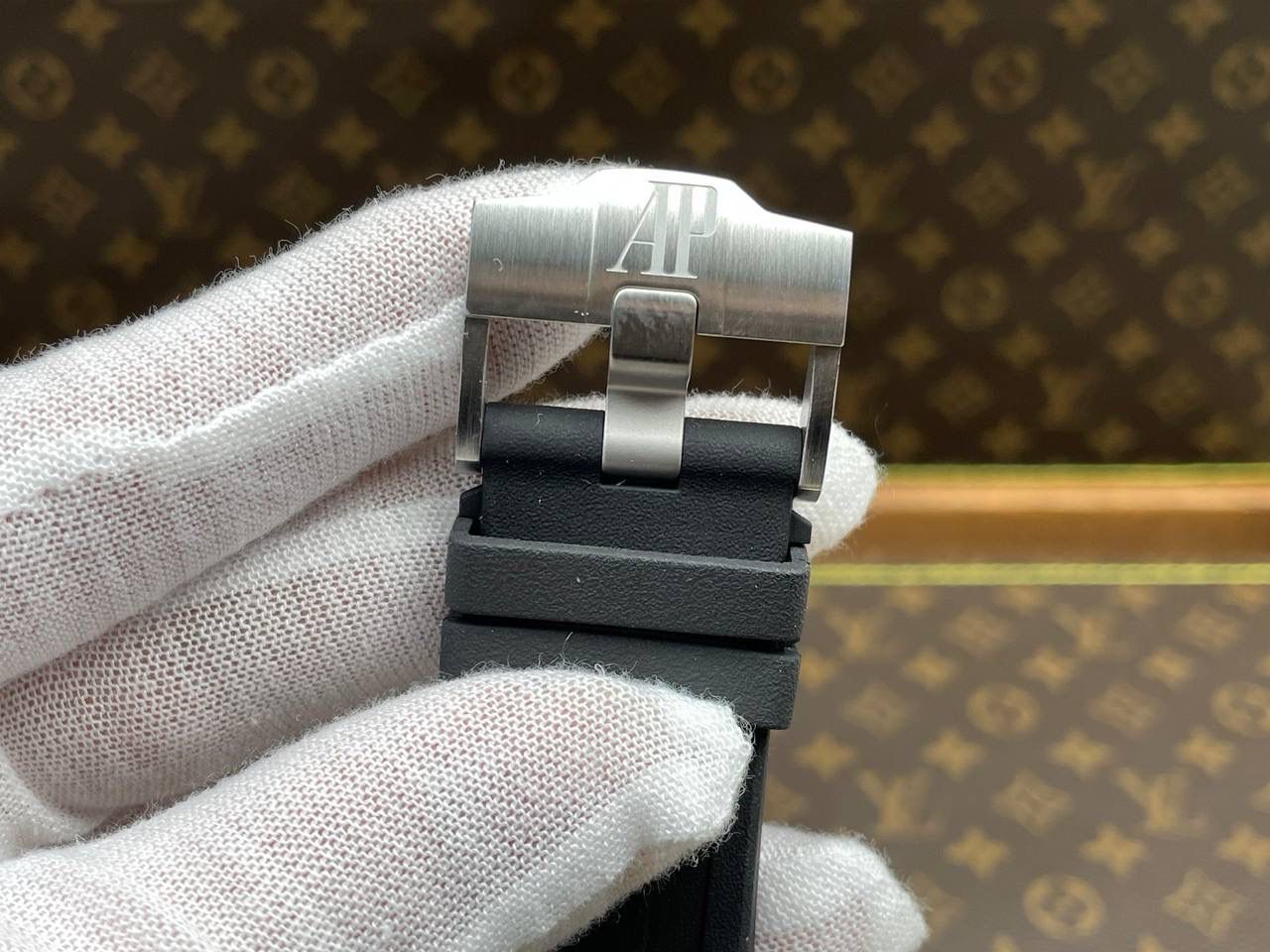 爱彼皇家橡树离岸型系列男士腕表