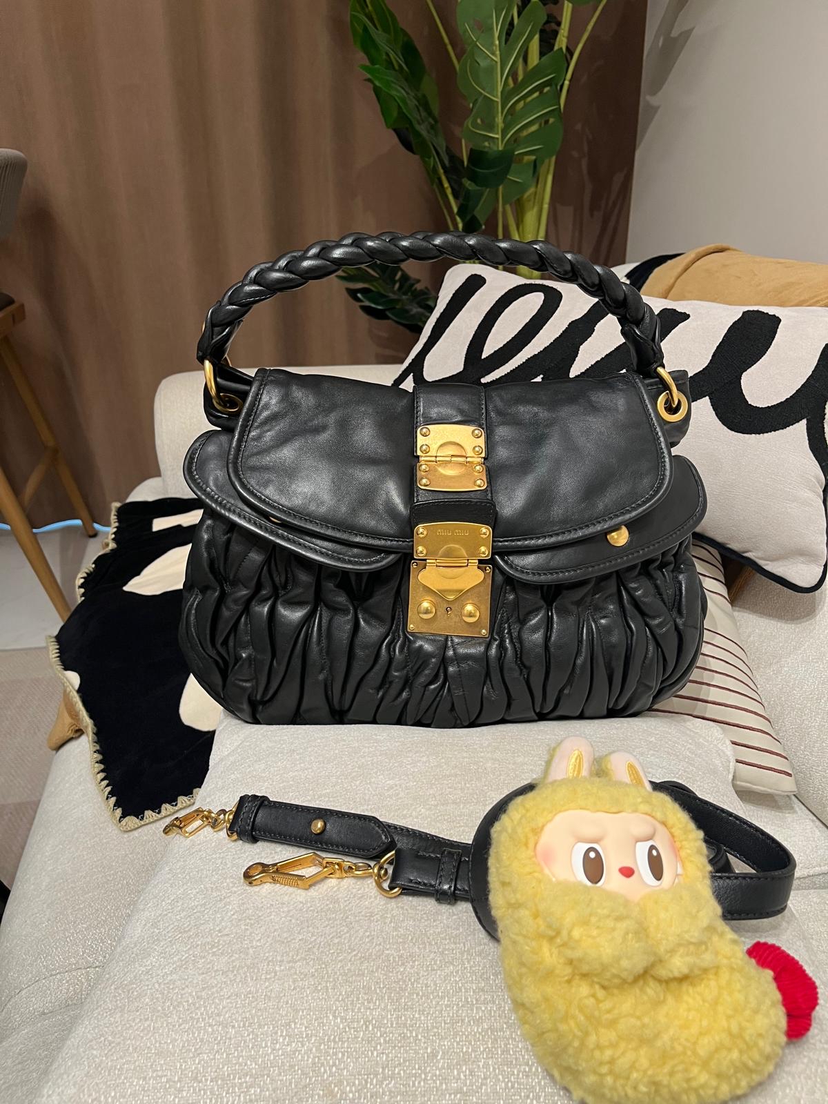 Miu Miu 2Way Shoulder Bag 黑色金扣 100%Authentic, 92%New ✅Dust bag