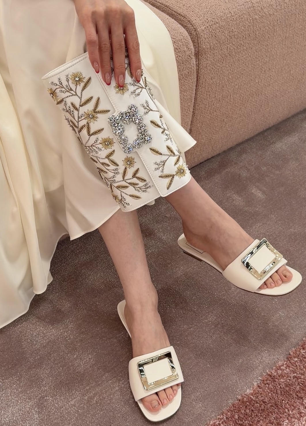 訂貨📮 RV 新款 白色方扣圓頭皮款拖鞋  Size 36/37/37.5/38/38.5/39/40