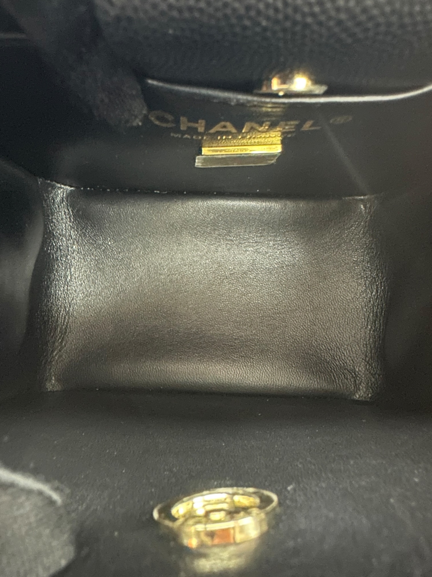 Pre-Owned Chanel Mini Bucket Bag/ Product Code: 102007