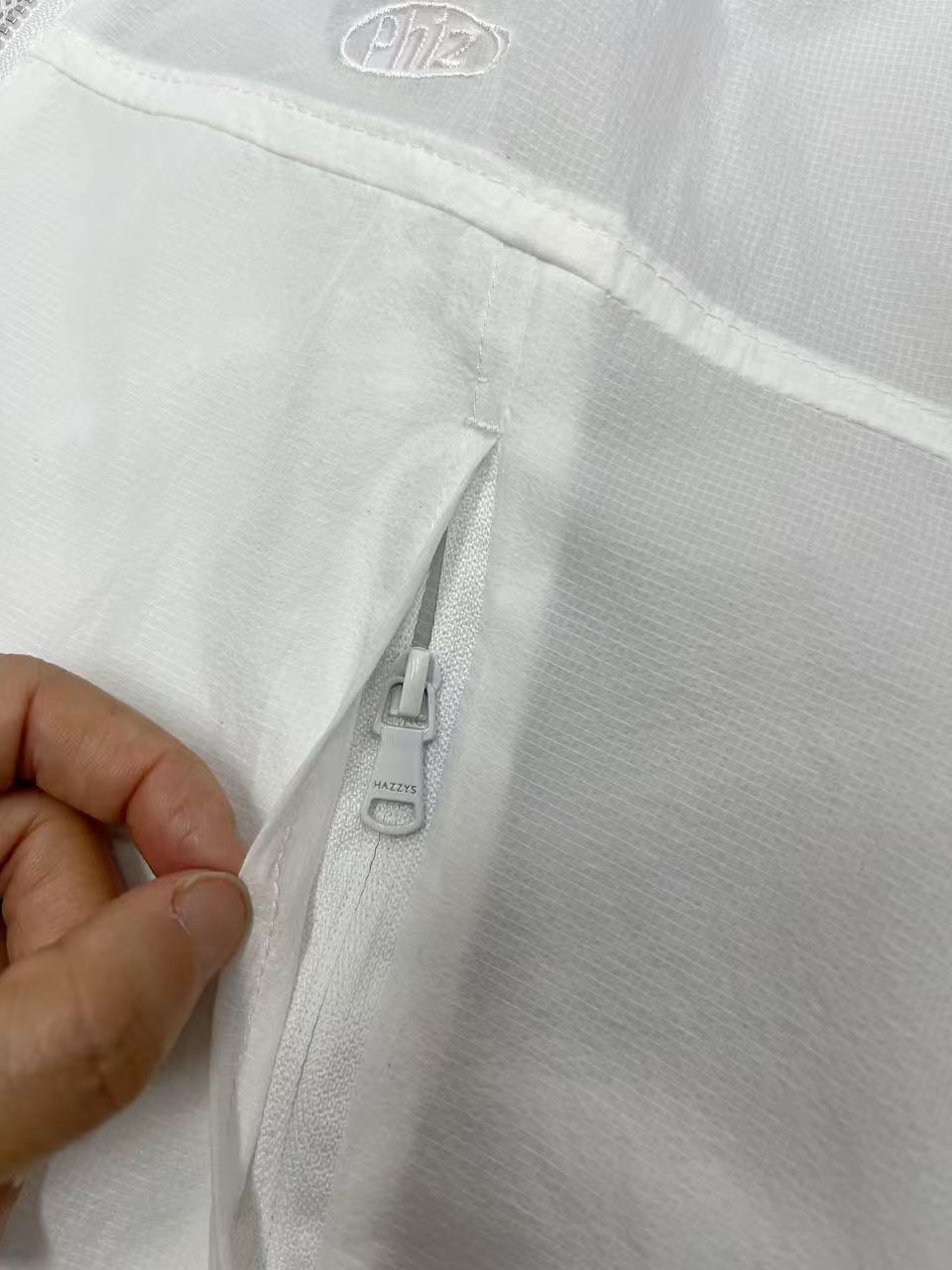 $230件。💙🤍💚【H azzys 哈吉斯連帽風褸外套】春季新款✨戶外必備款✨