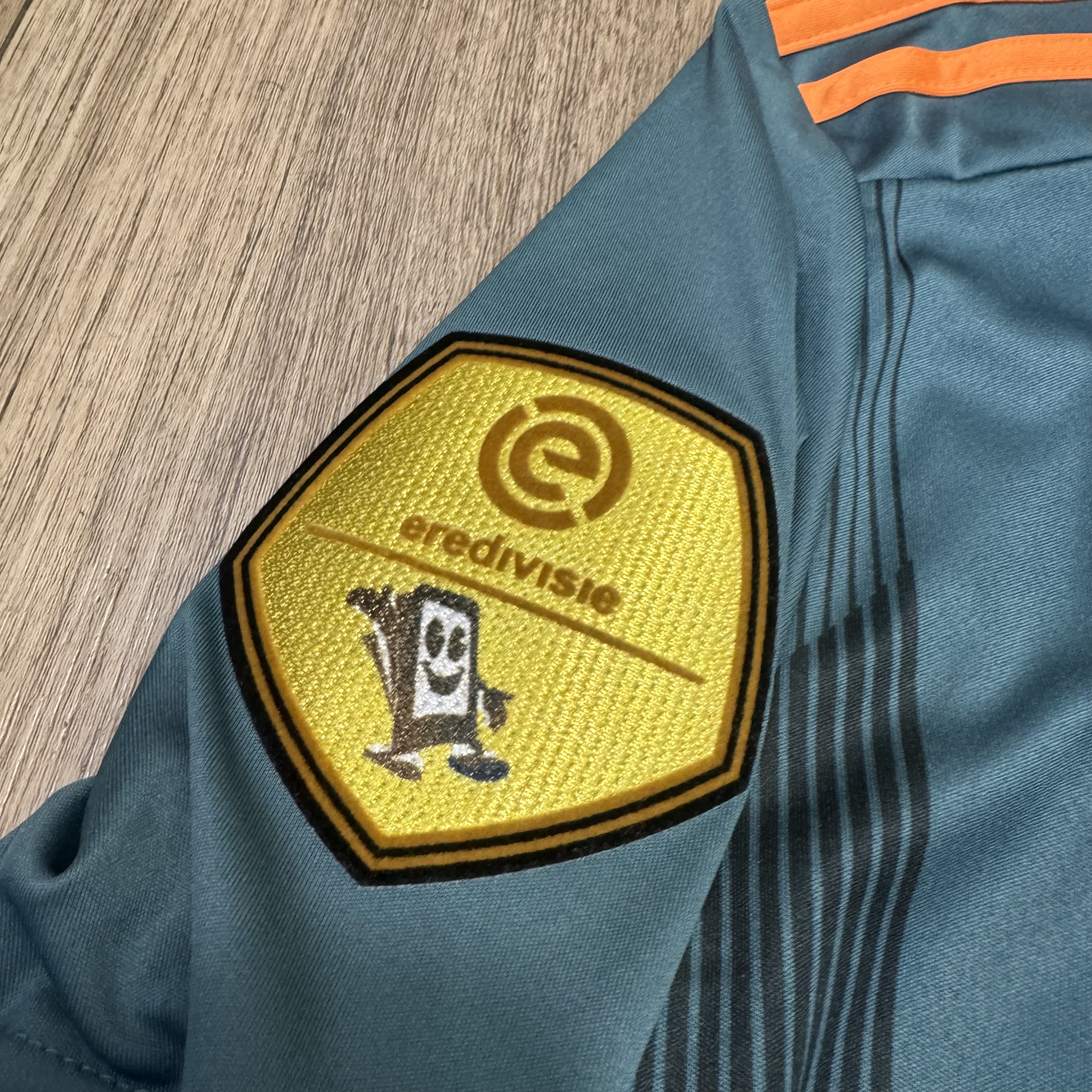 (Youth size)Ajax 19/20 away shirt #6 Van de beek (Bnwt)