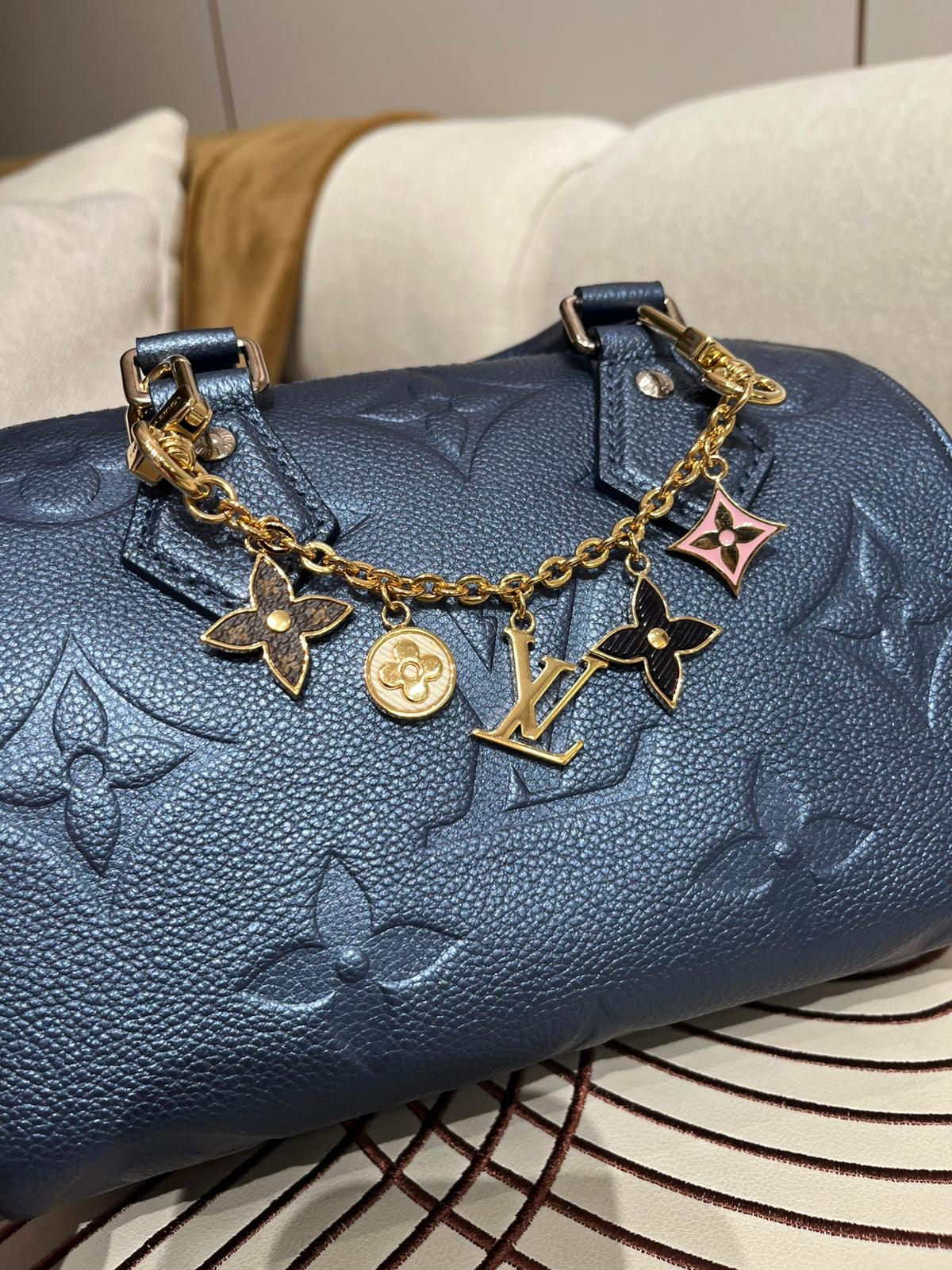 LV key Charm 100%Authentic,unused ✅dust bag 