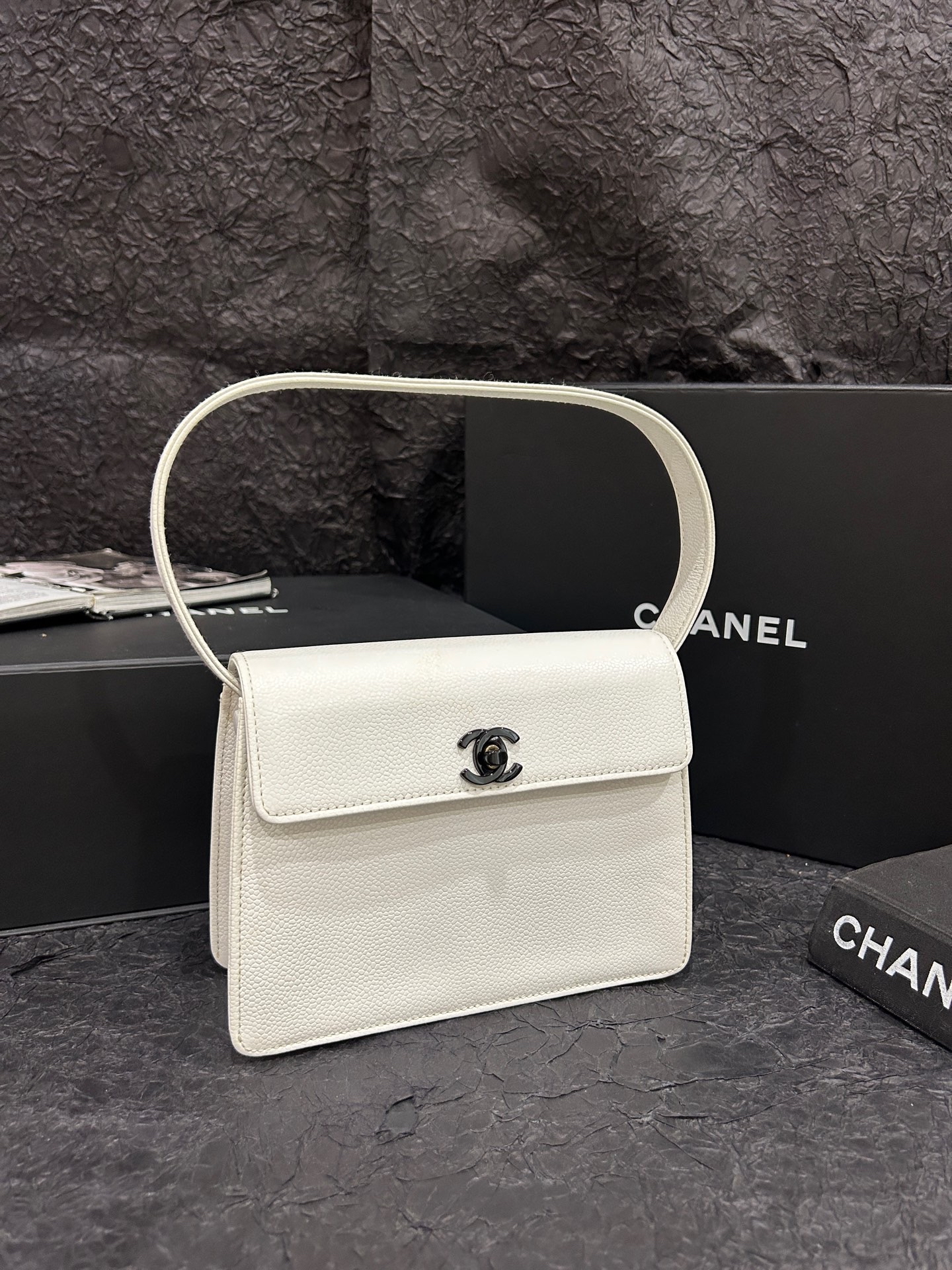 【預訂貨品】Chanel 白色腋下Kelly