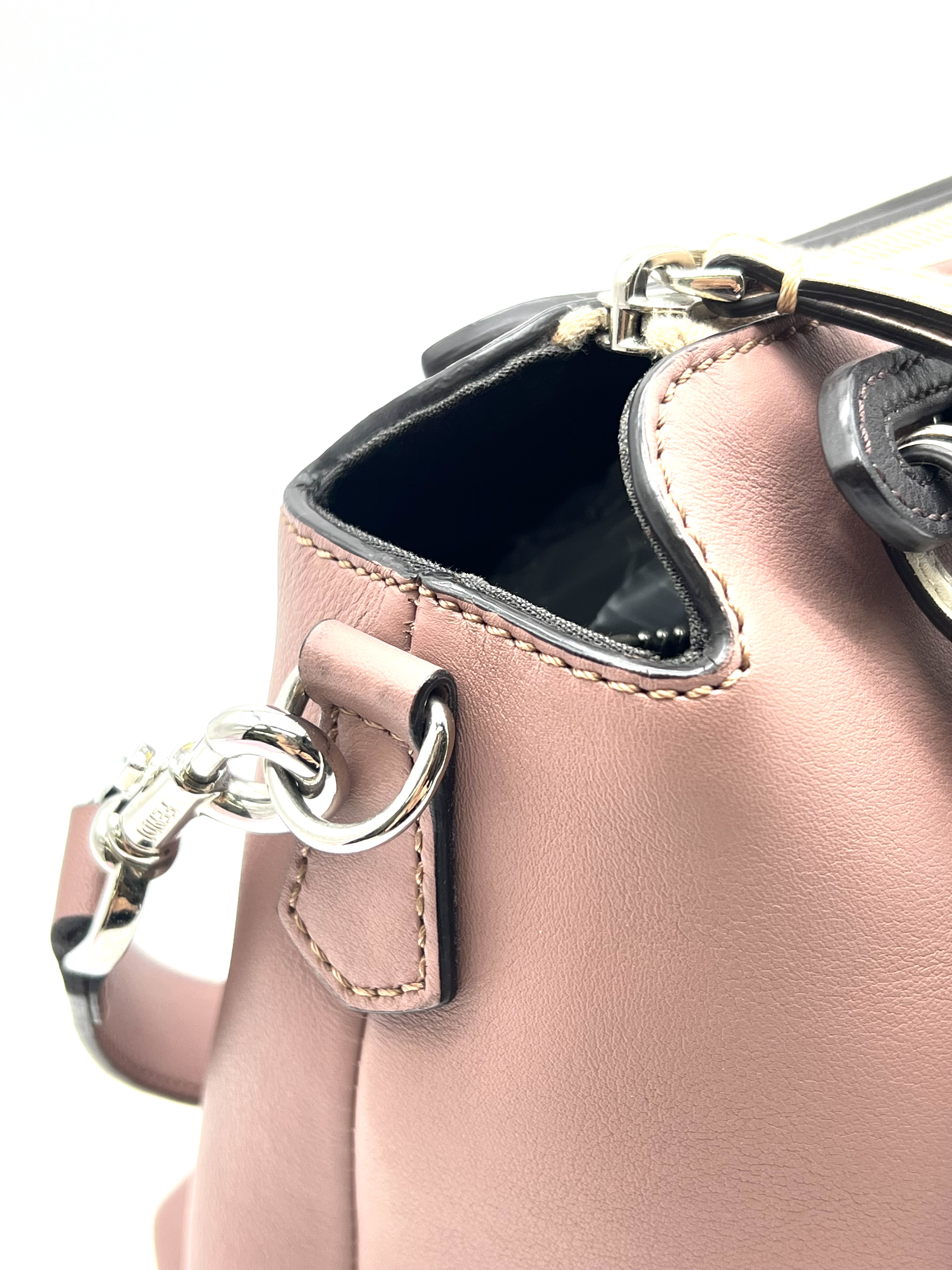 Pre-Owned FENDI By The Way / Product Code: 26041403