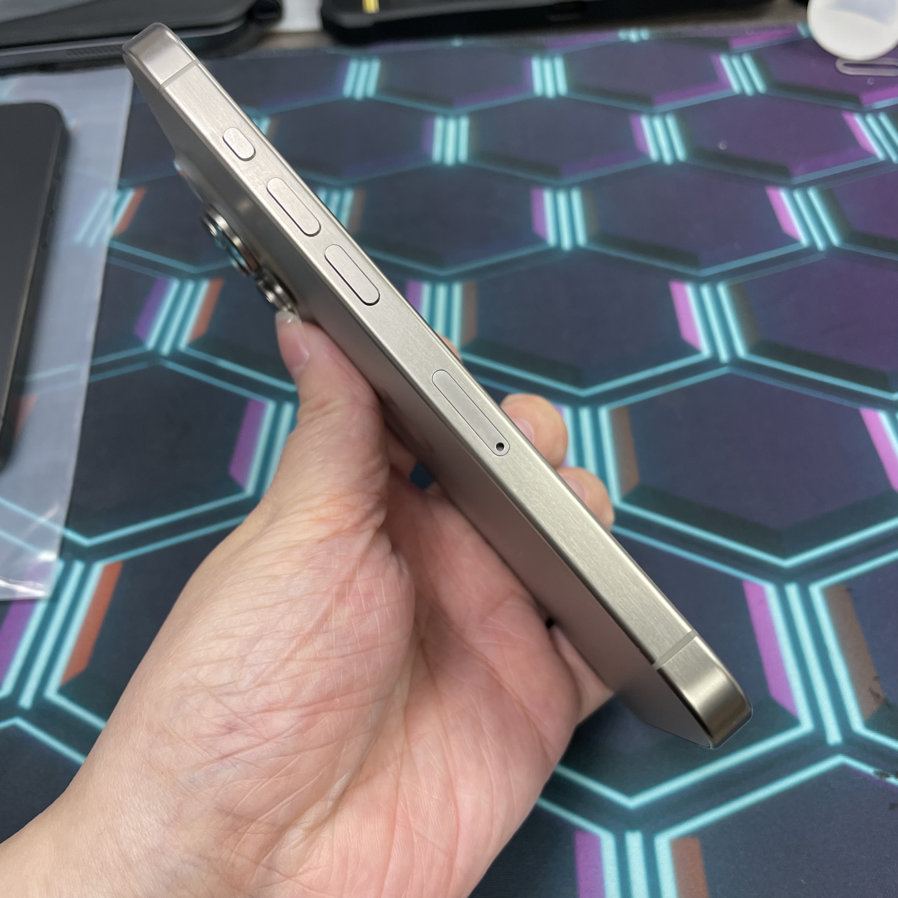 *8142 15 Pro 完美機 256GB 電97 原色 gray