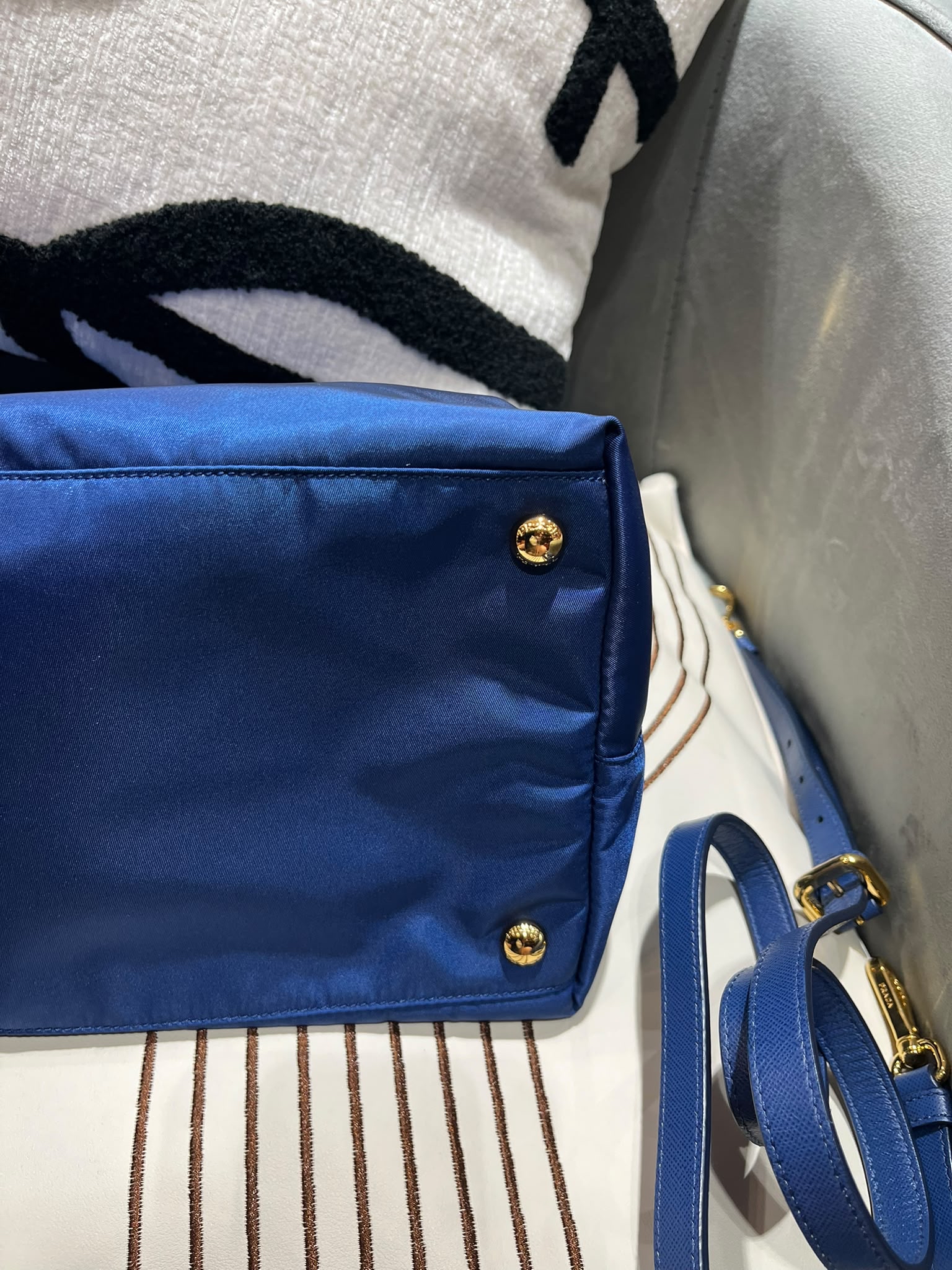Prada Nylon 2way Bag 100%Authentic, 98%New ✅Dust bag