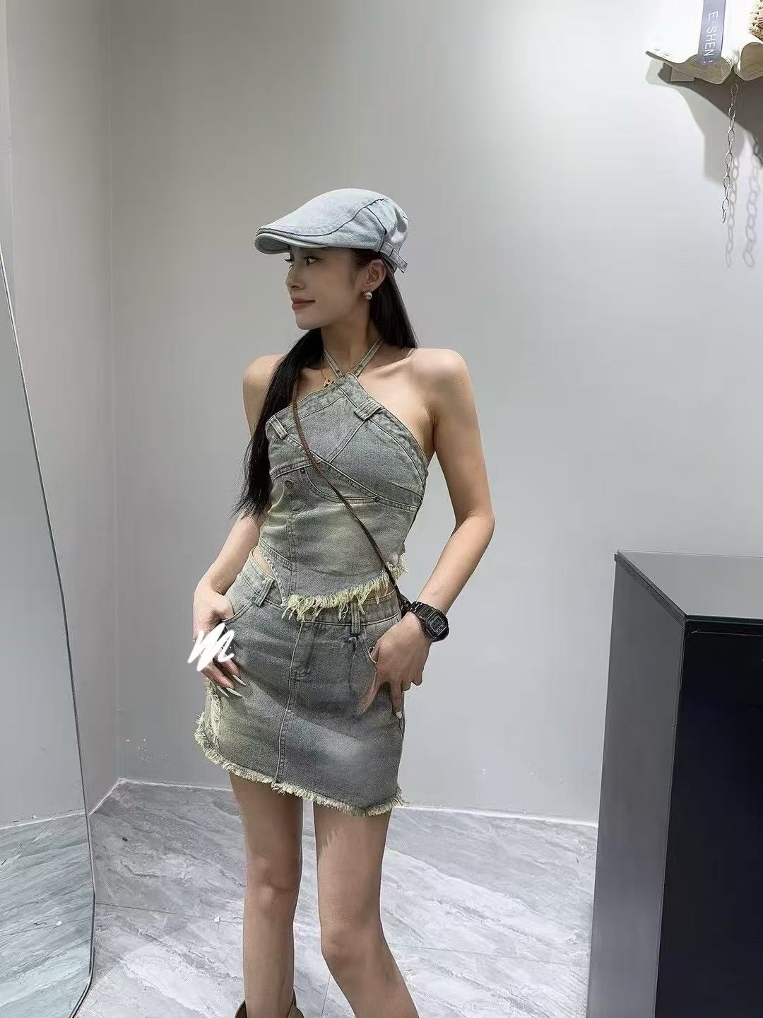 ST320辣妹挂脖套装