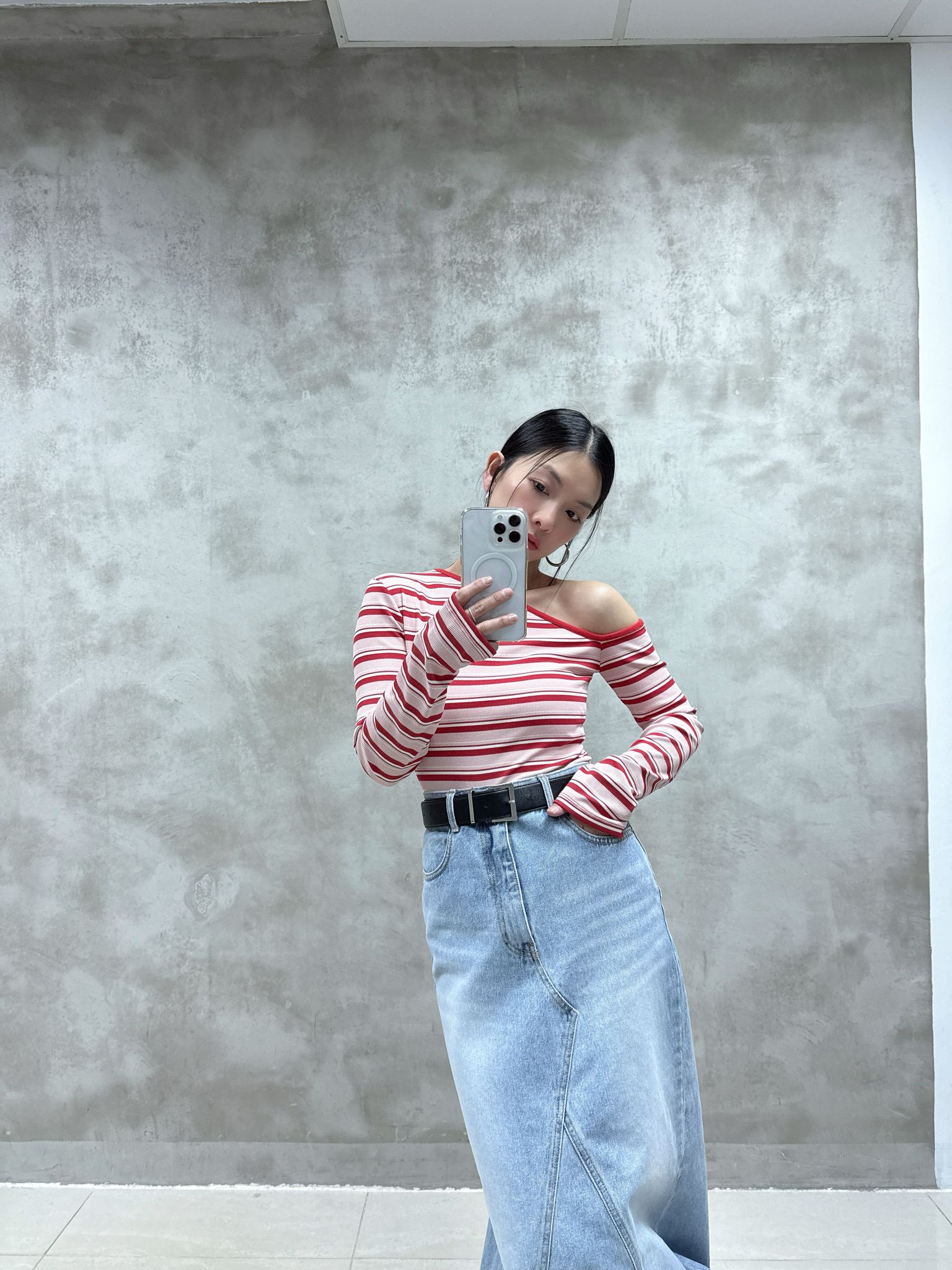 A01 單邊露膊橫間Top