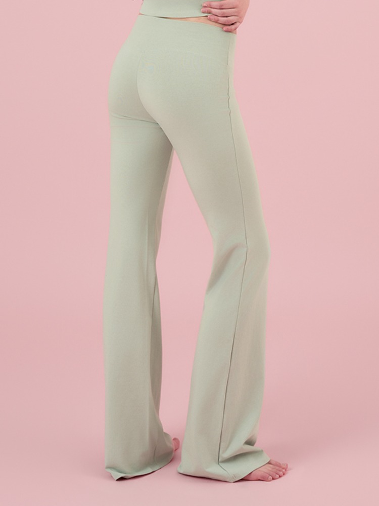 提臀豐盈Bootcut_預購_Cotton Semi-bootcut pants by Grandeline