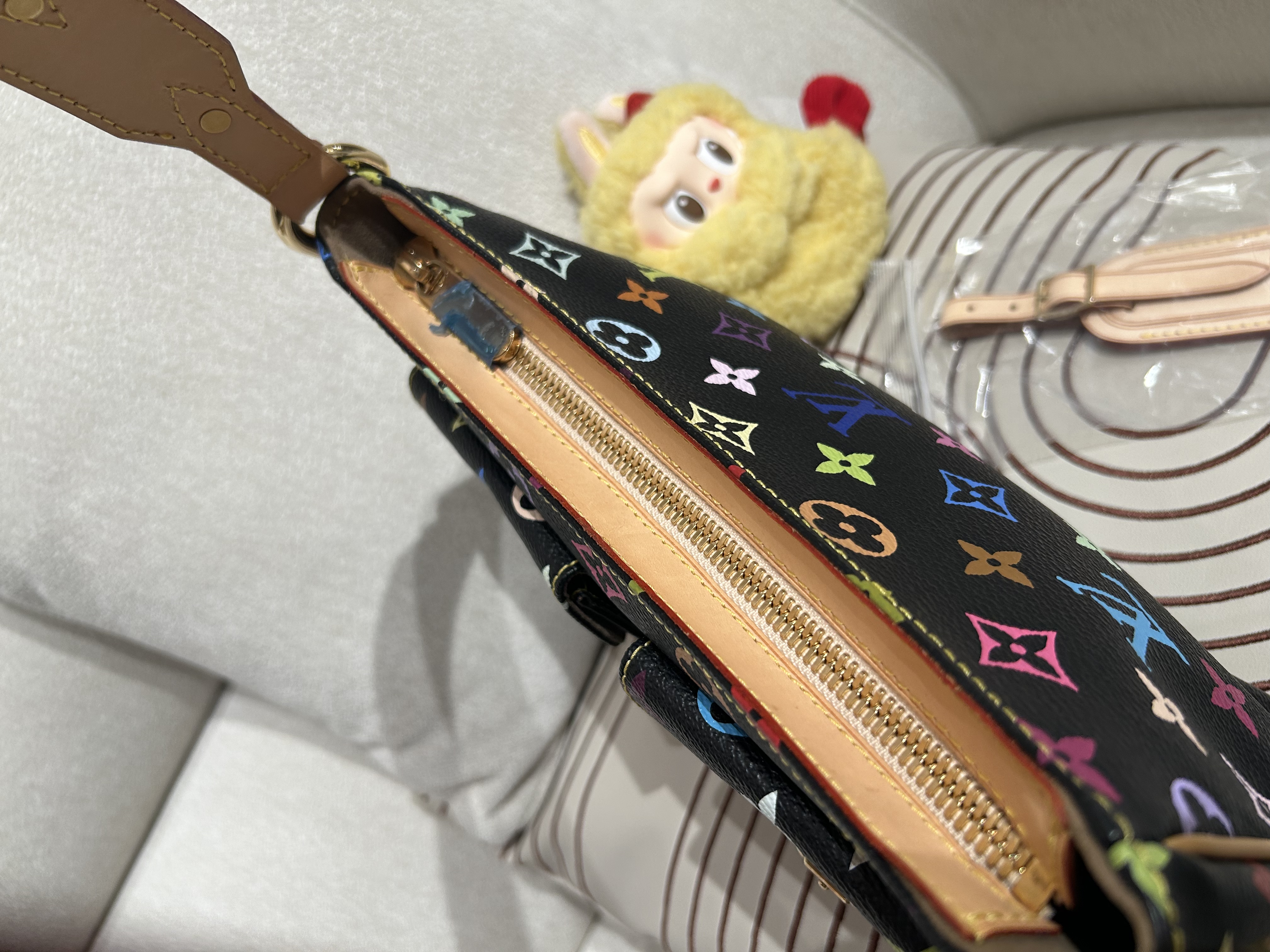 Lv Lodge PM 村上隆Shoulder Bag M40054 限量版珍藏,100%Authentic , 未使用品 ✅Dust bag ✅box  