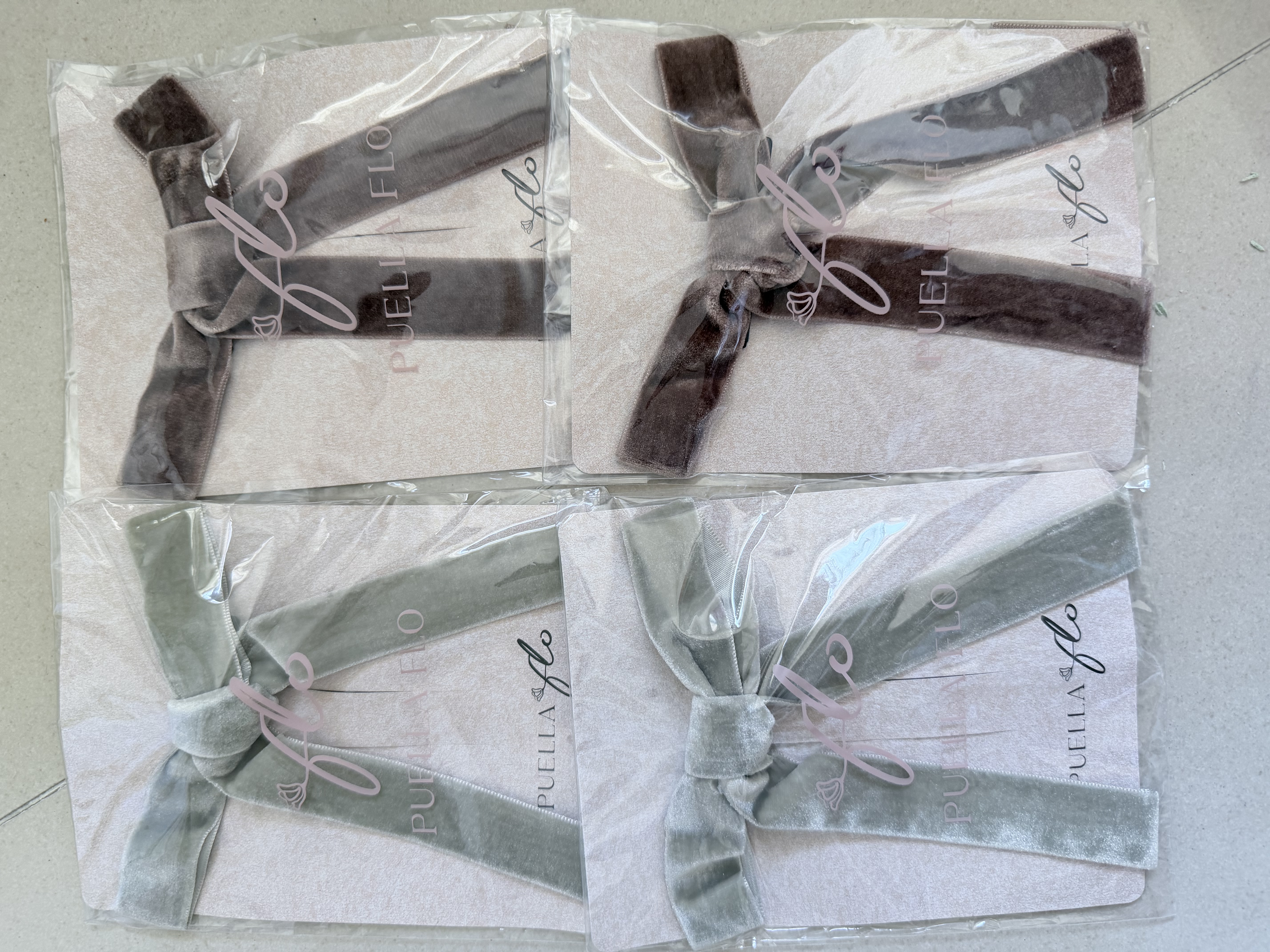 Flo | 絲絨蝴蝶結髮夾(Green/Brown ACC)