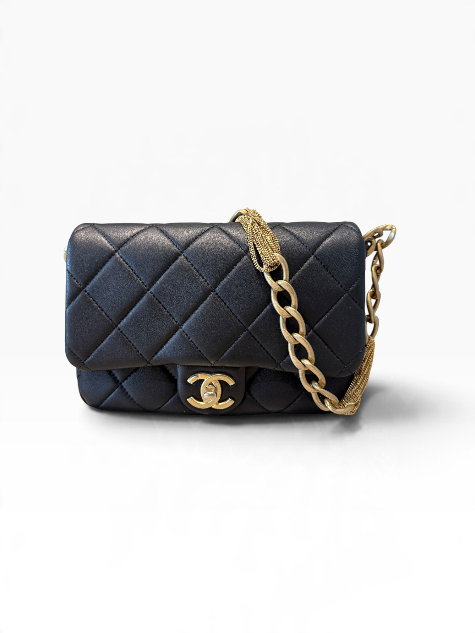 Pre owned chanel shoulder black P10121