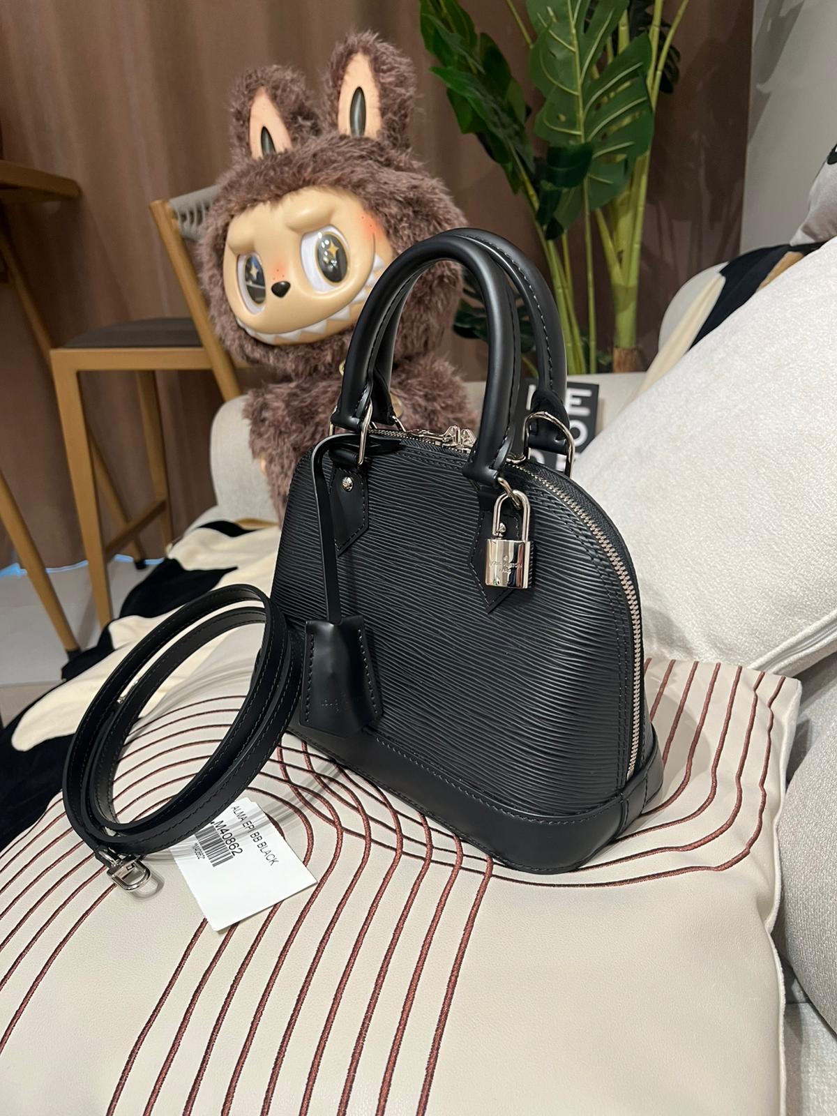 Lv Alma bb epi leather 黑色牛皮 100%Authentic ,98%new ✅key lockpad✅strap✅Dust bag 