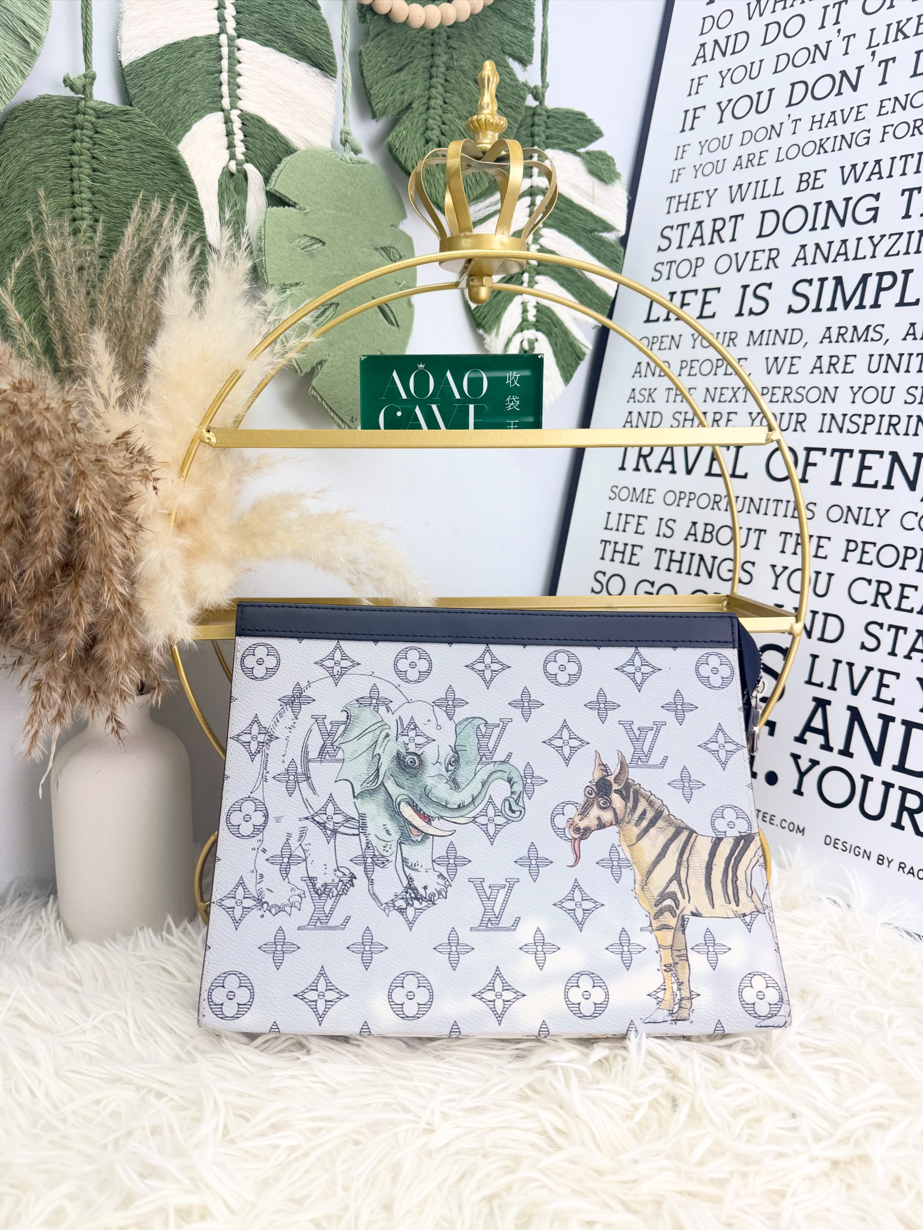 Lv👜 PRE OWNED 🛍️Chapman Brothers 限量版 🦏動物園系列手拿包 🦒