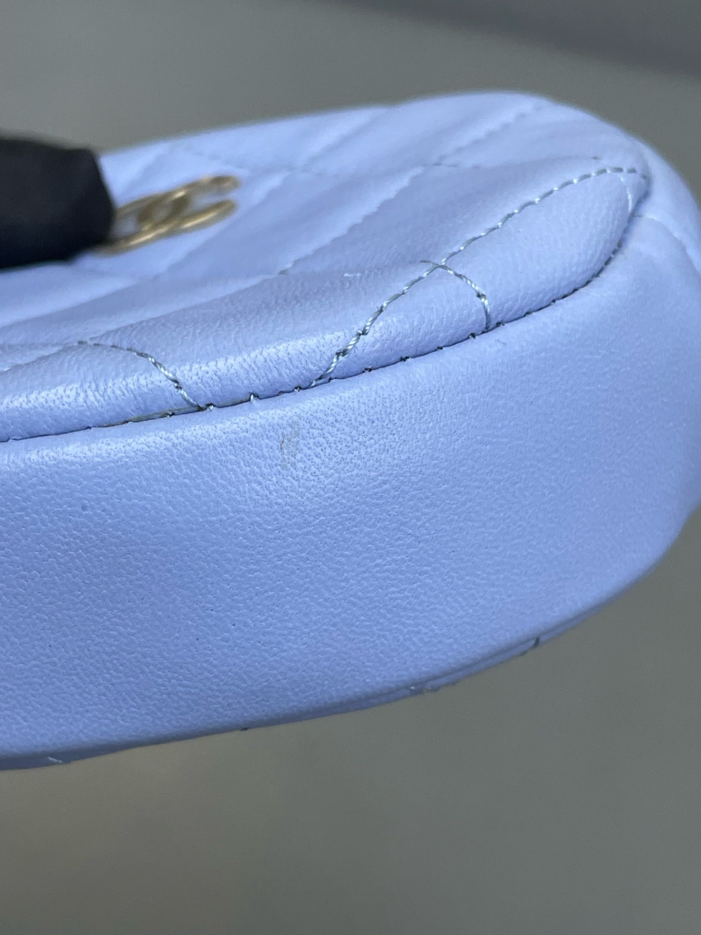 【預訂貨品】Chanel 天空藍金扣羊皮散子包