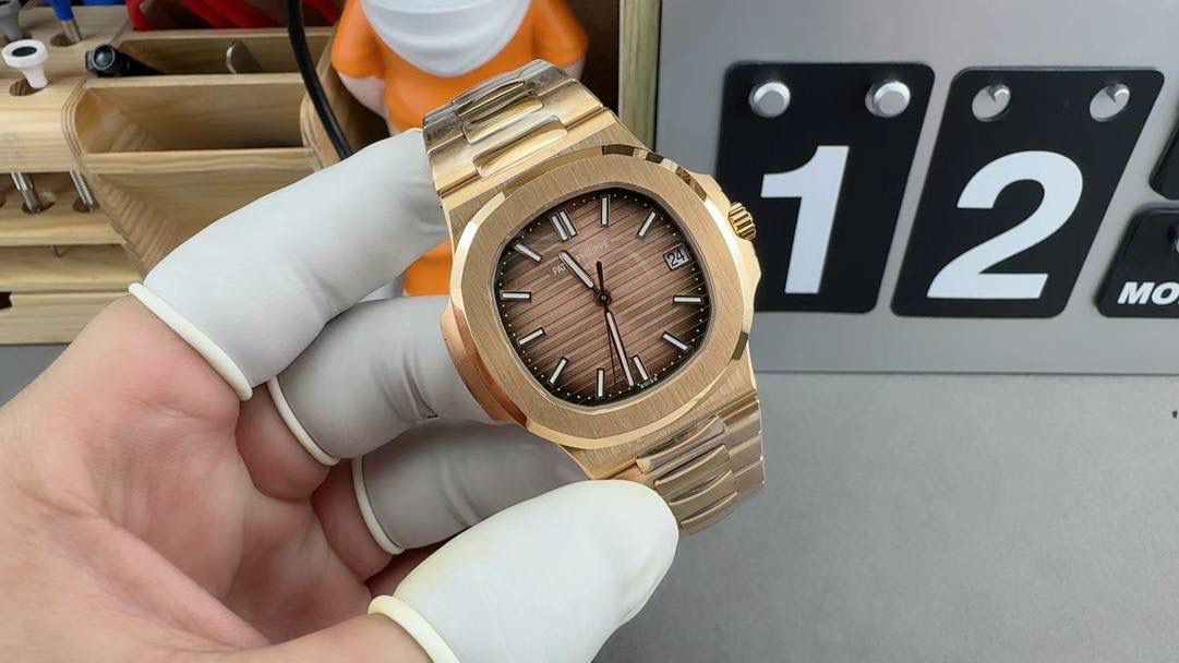 百达翡丽鹦鹉螺系列玫瑰金腕表