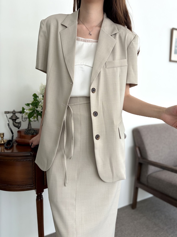 Sandstone Belted Skirt (Light Beige)