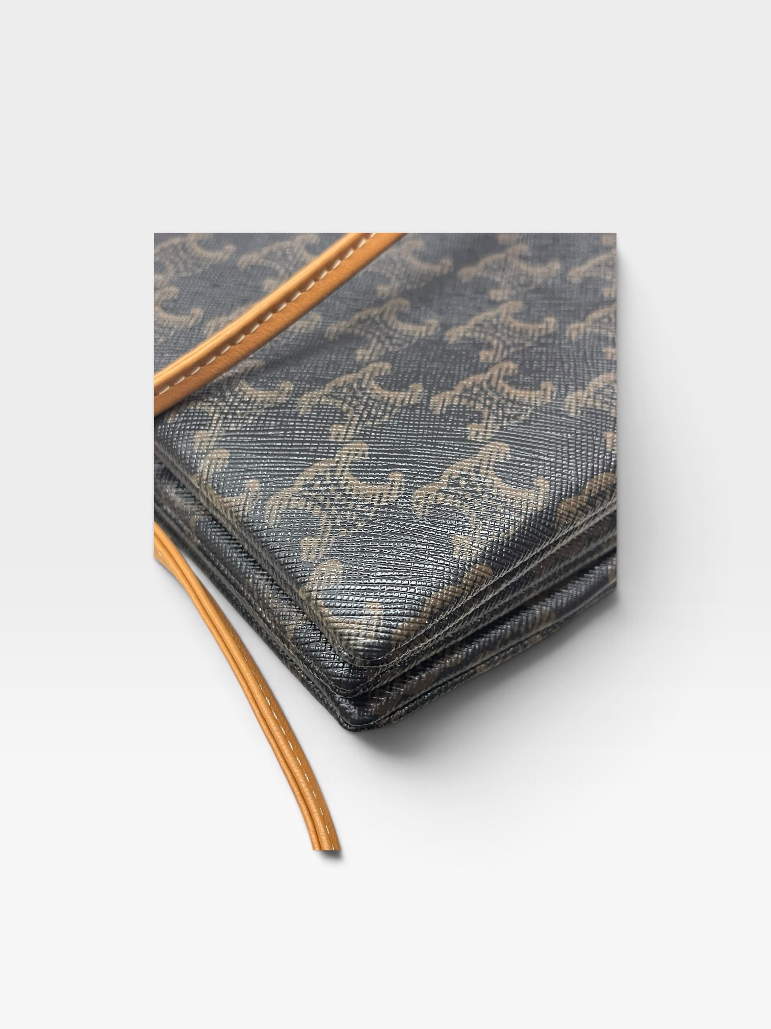 Pre-Owned CELINE Trio Flap / Product Code: 102916