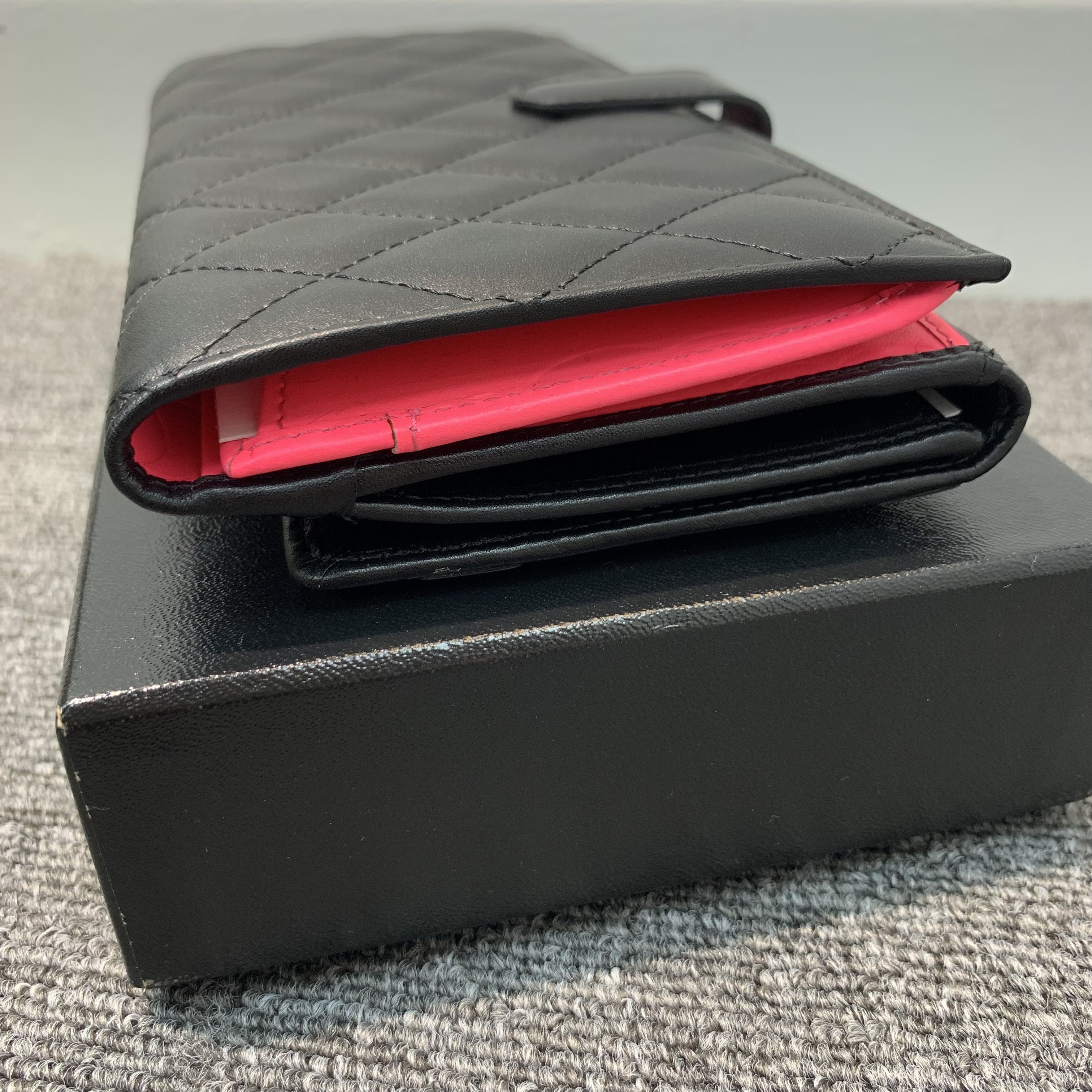 Chanel 羊皮大logo黑粉長Wallet🖤🩷Blackpink色
