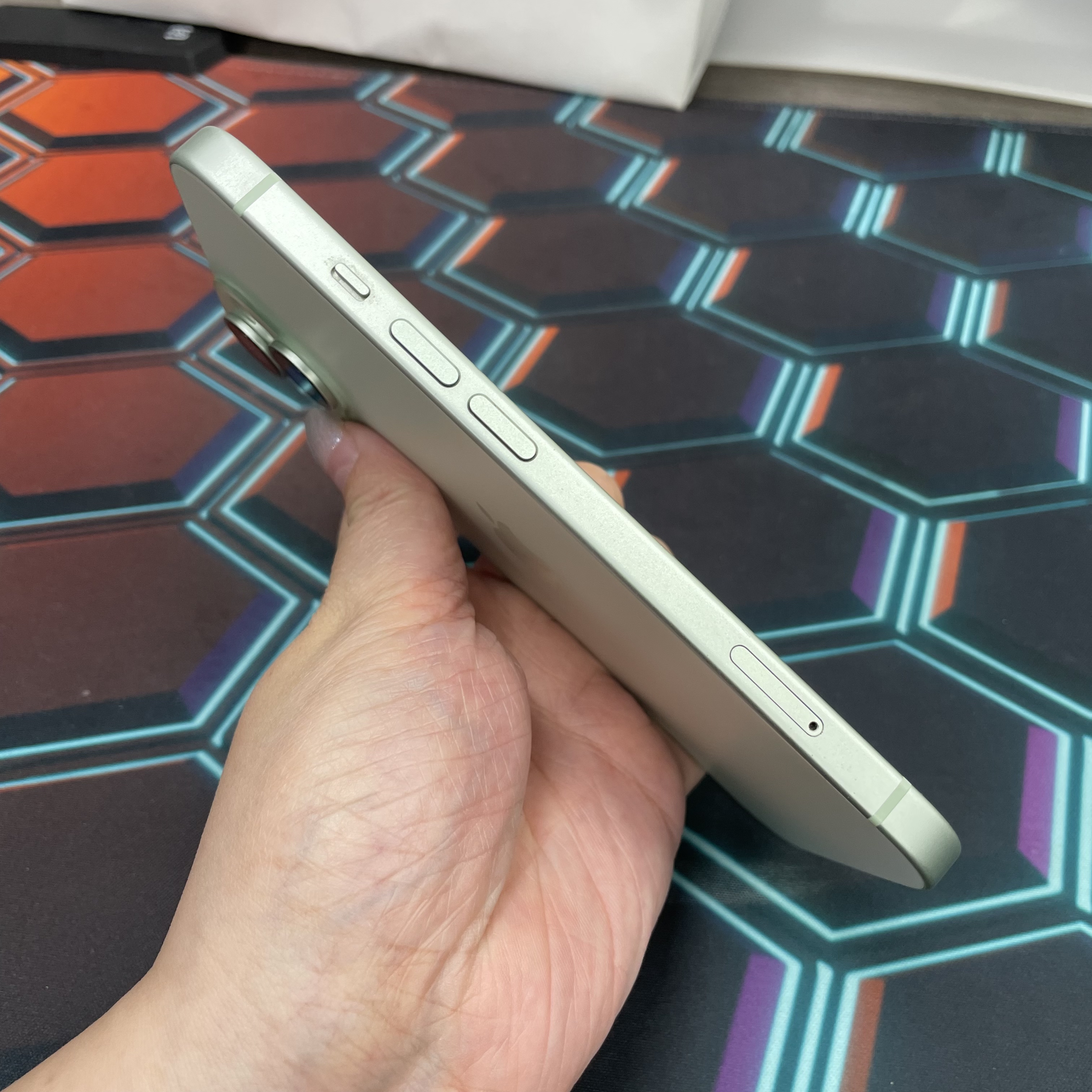 *7334 15 勁靚機 256GB 電100 綠色 green