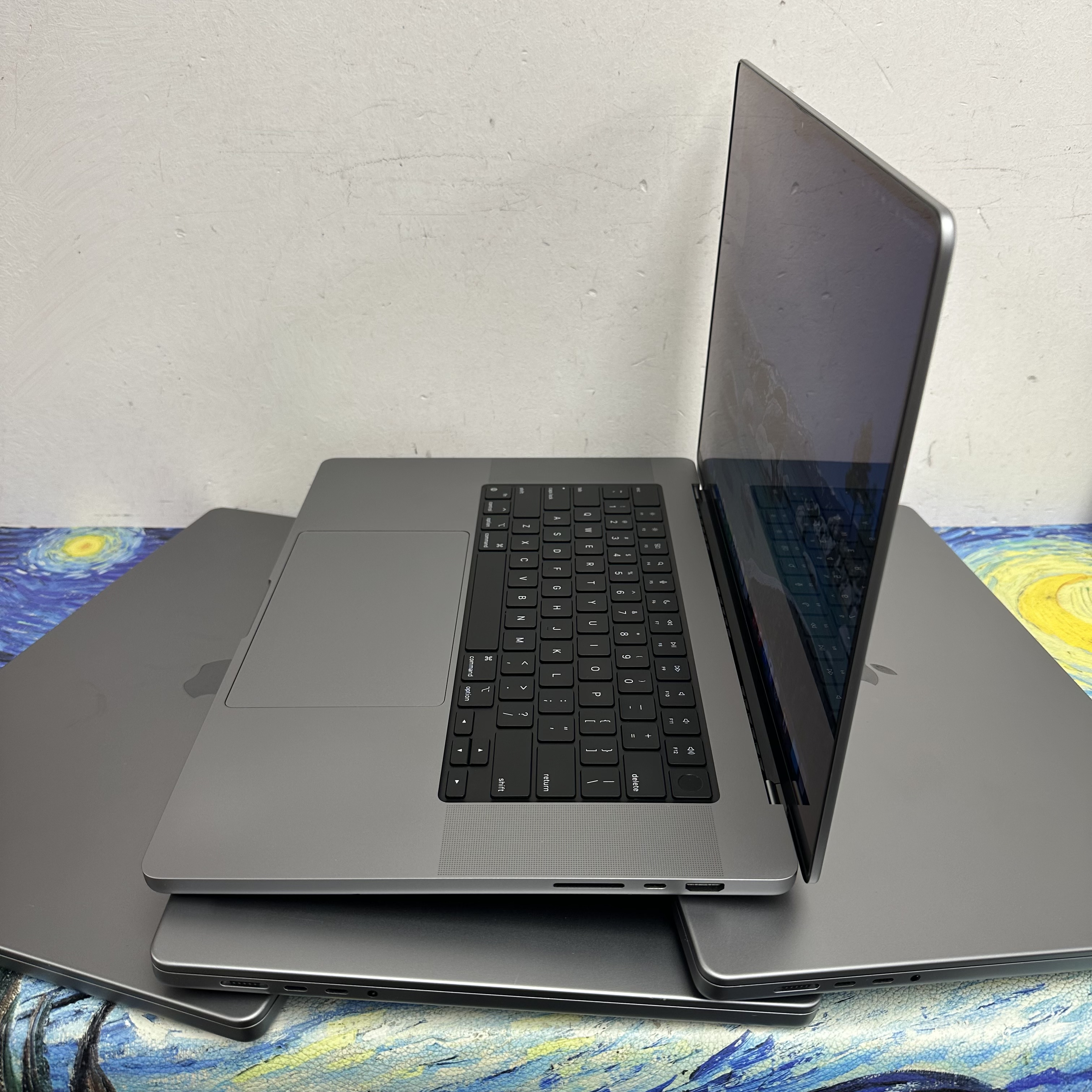 （性價比高MacBook M1 Pro🔥M1Pro 16 寸)APPLE  MacBook Pro 2021/M1 Pro CPU/16,32GB Ram/512GB,1TB SSD/16核心GPU/10核心 CPU/Liquid Retina XDR Mon/16寸/太空灰 / Gaming Laptop / Notebook / Laptop / PC / Movie / Netflix / Premium /