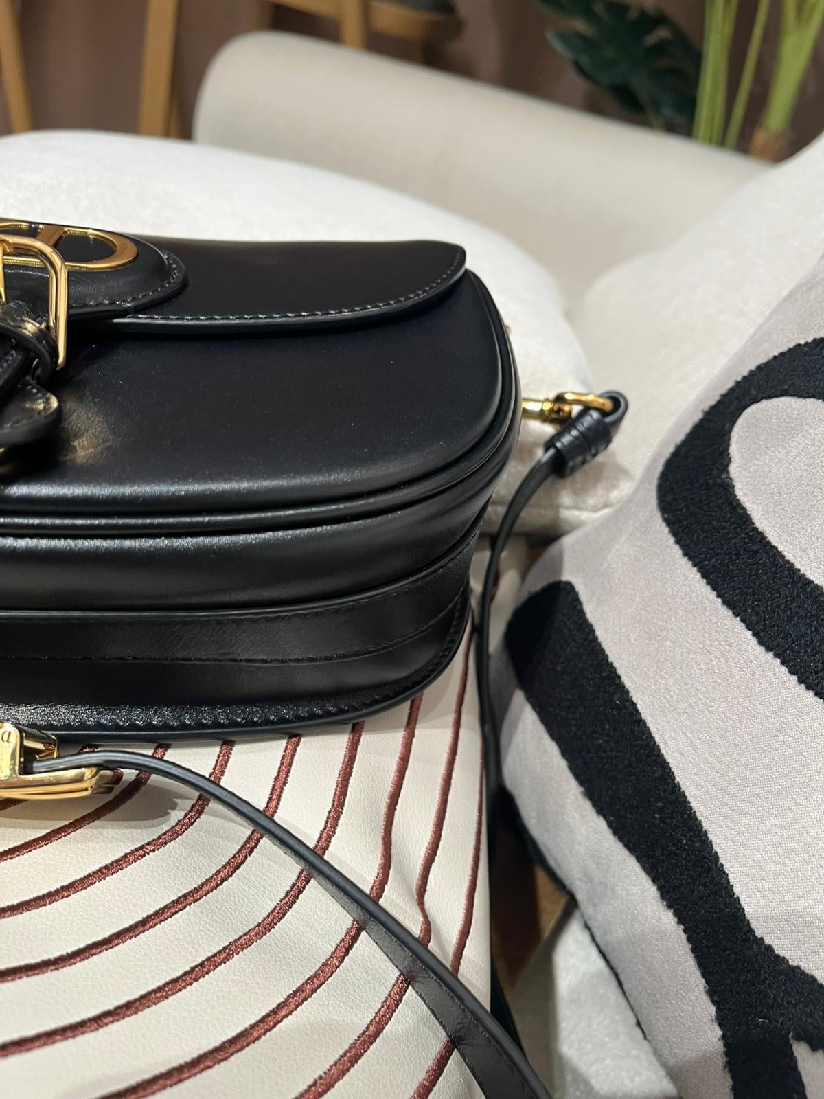 Dior Bobby medium calfskin 黑金 100%Authentic , 95%new